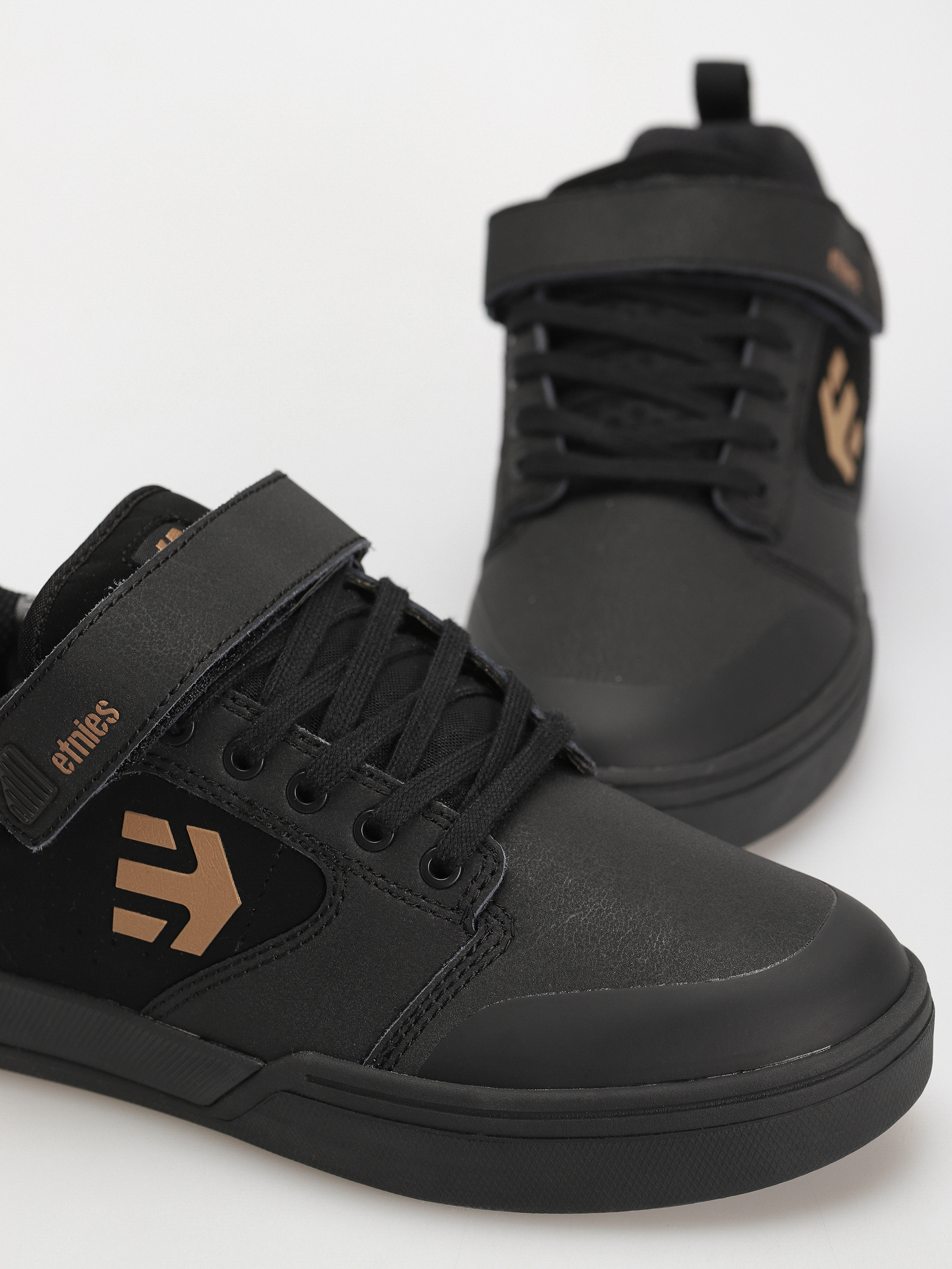 Etnies Camber Clip Cipők (black/gold)