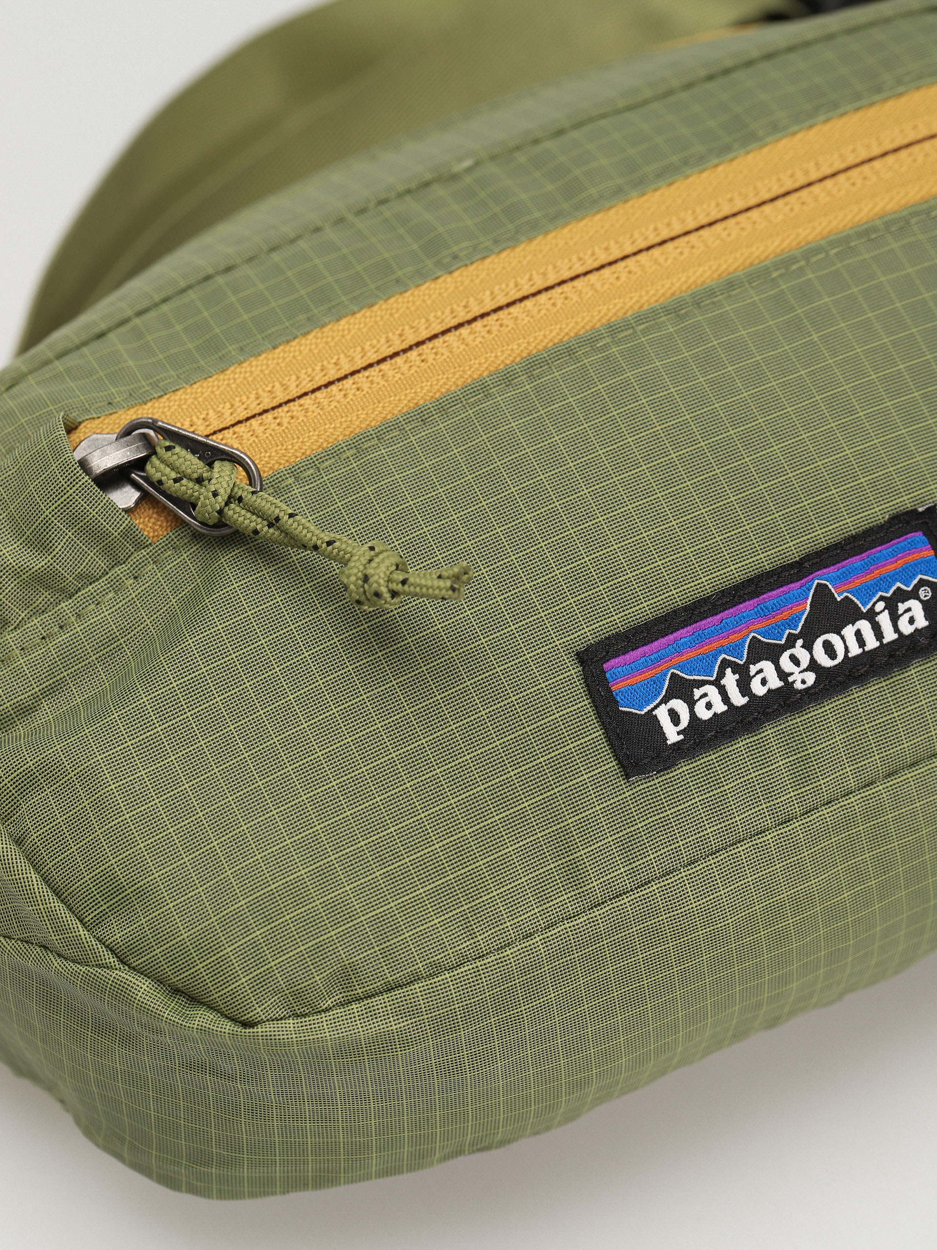 Övtáska Patagonia Ultralight Black Hole Mini Hip Pack (buckhorn green)