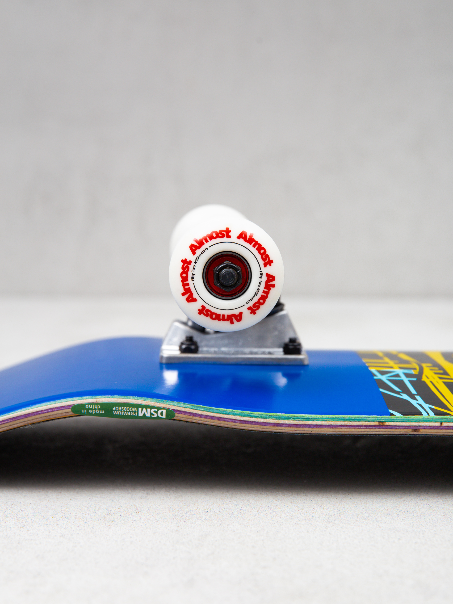 Almost Scum Punk Resin Komplett gördeszka (navy/yellow/red)