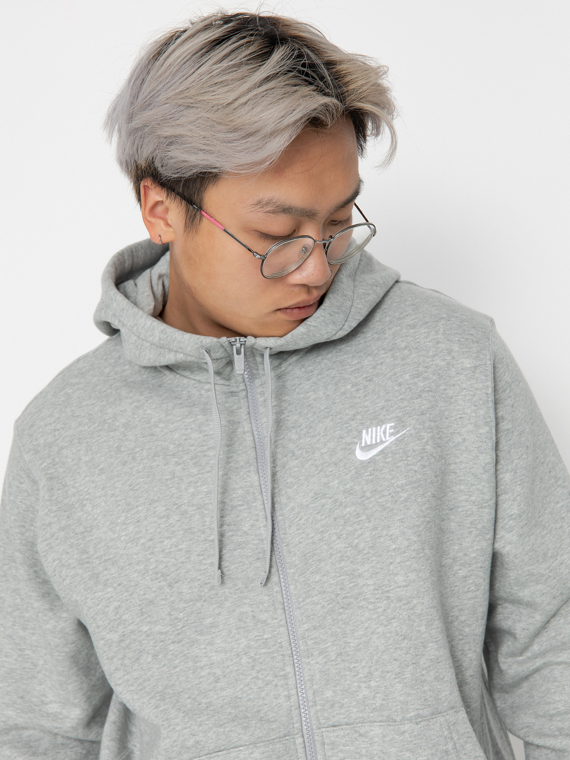 Nike SB Sportswear Club ZHD Kapucnis pulóver (dk grey heather/matte silver/white)