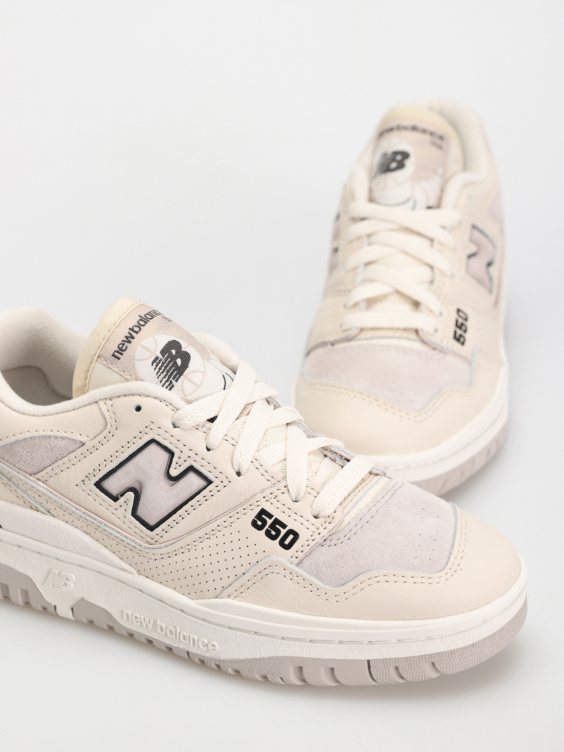 New Balance 550 Wmn Cipők (linen)