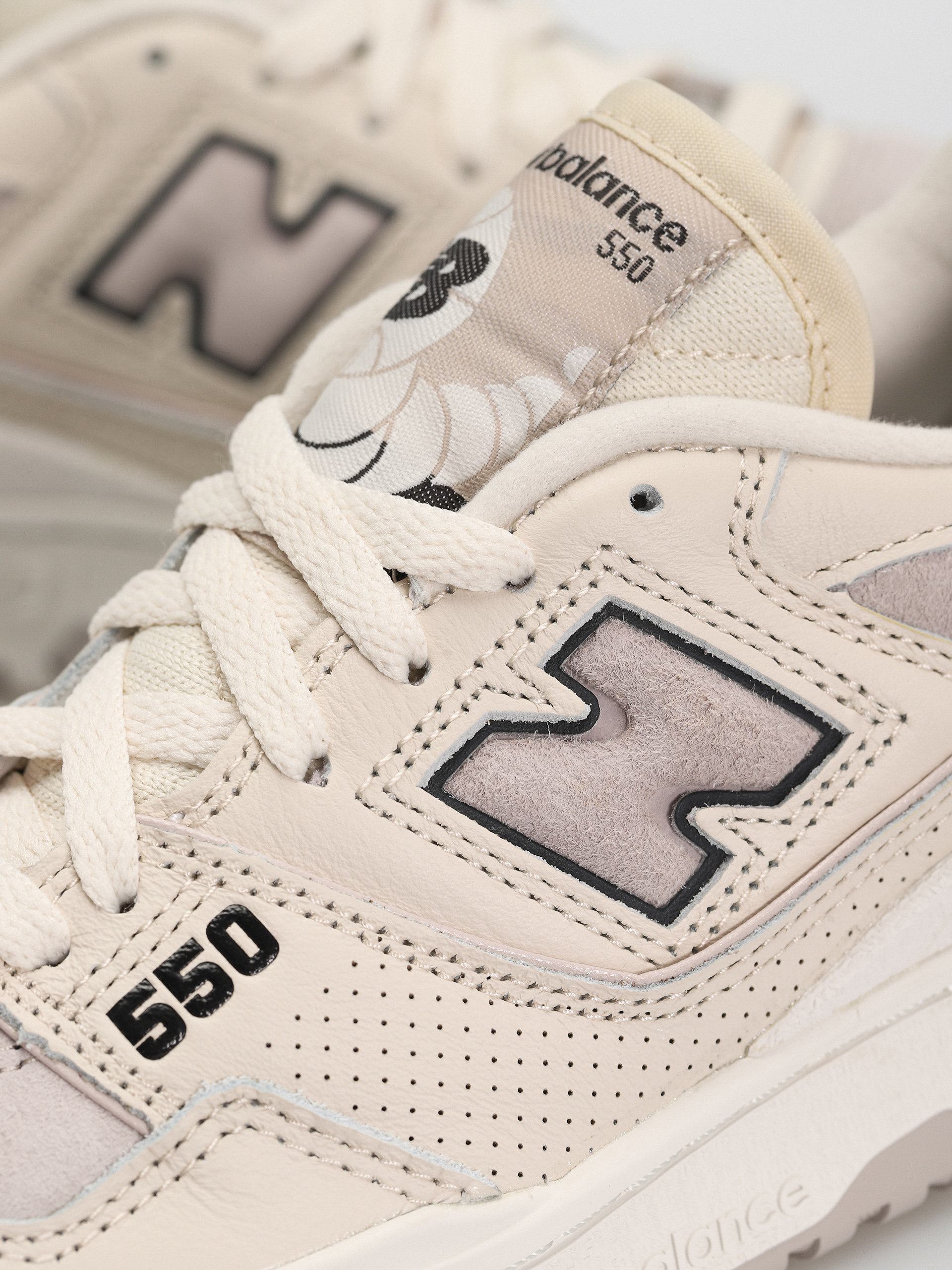 New Balance 550 Wmn Cipők (linen)