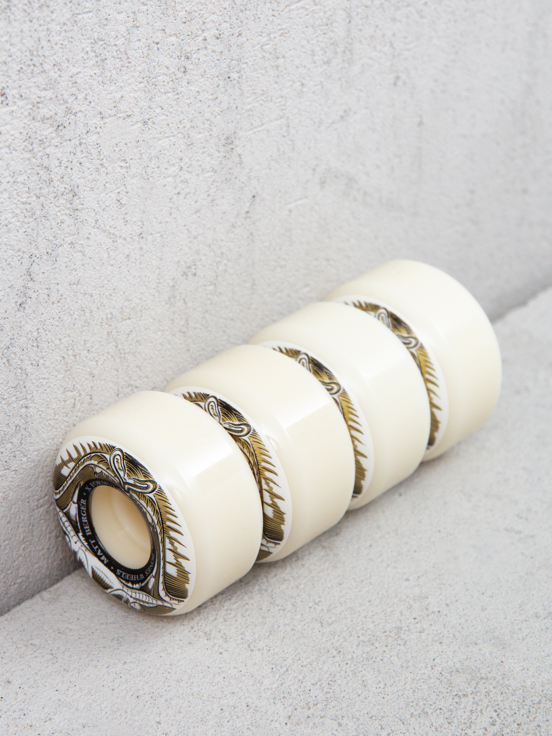 Bones X Formula Berger Battlesnake V5 Sidecut 99A Gördeszka kerék (natural/gold/black)