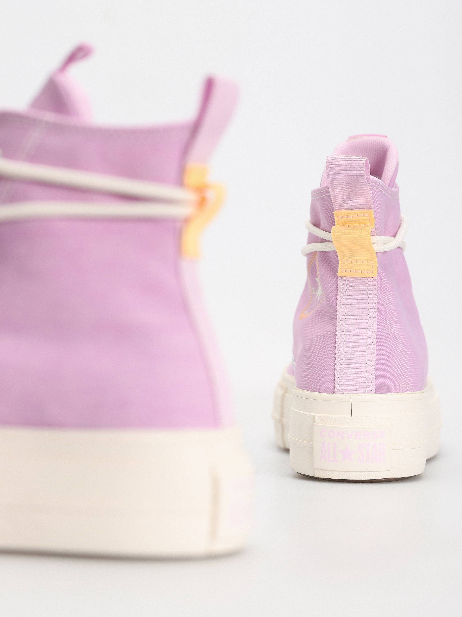 Converse Chuck Taylor All Star Lift Hi Wmn Tornacipők (purple)