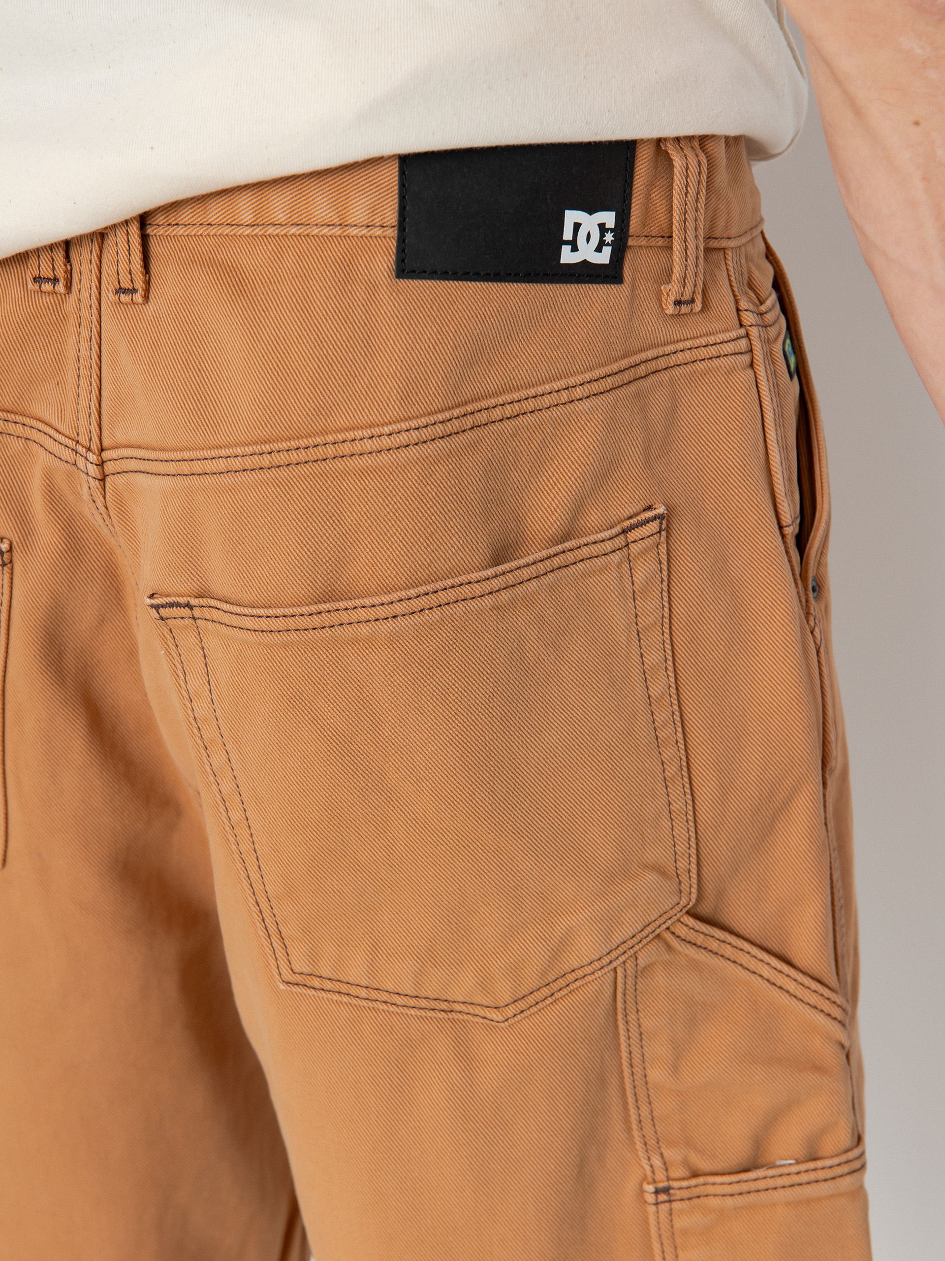 Rövidnadrág DC Carpenter Baggy Short (brown overdye)
