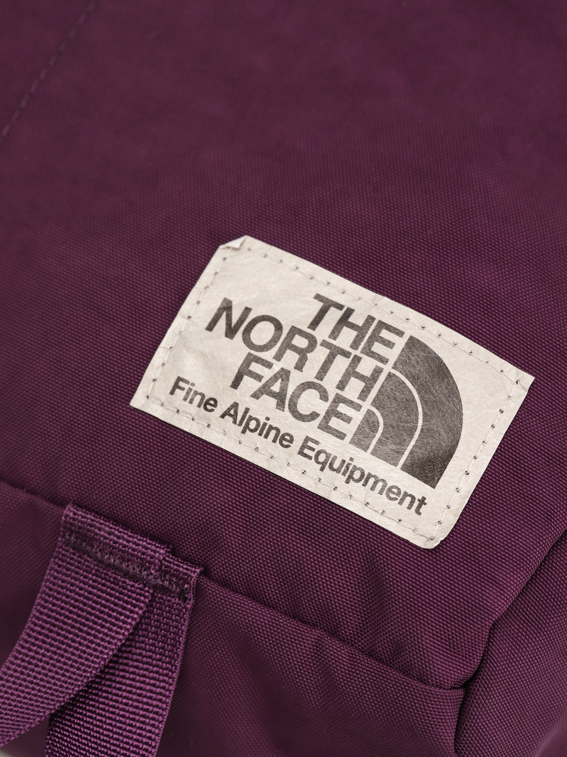 Táska The North Face Berkeley Crossbody (black currant purple/ye)