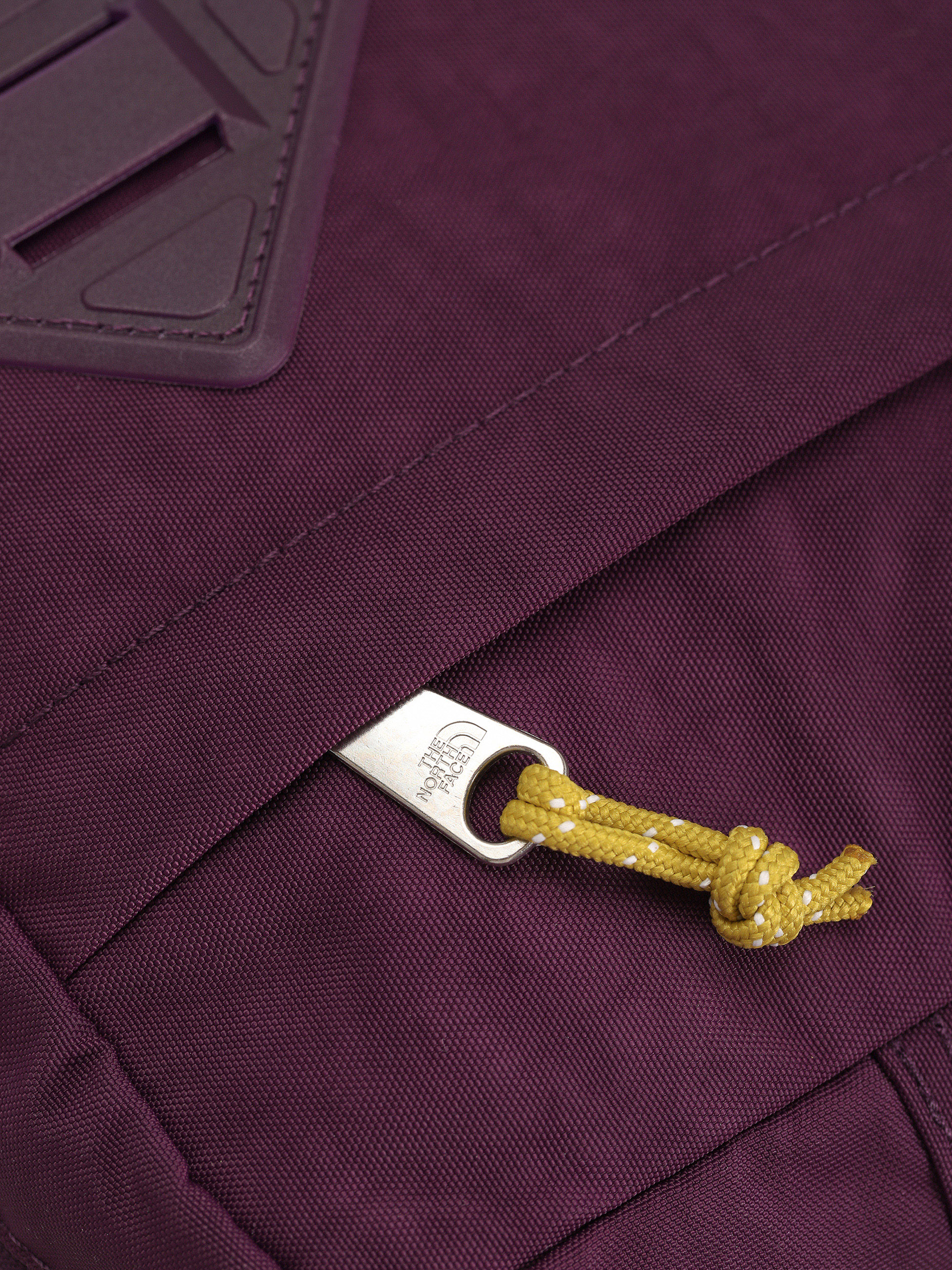 Táska The North Face Berkeley Crossbody (black currant purple/ye)