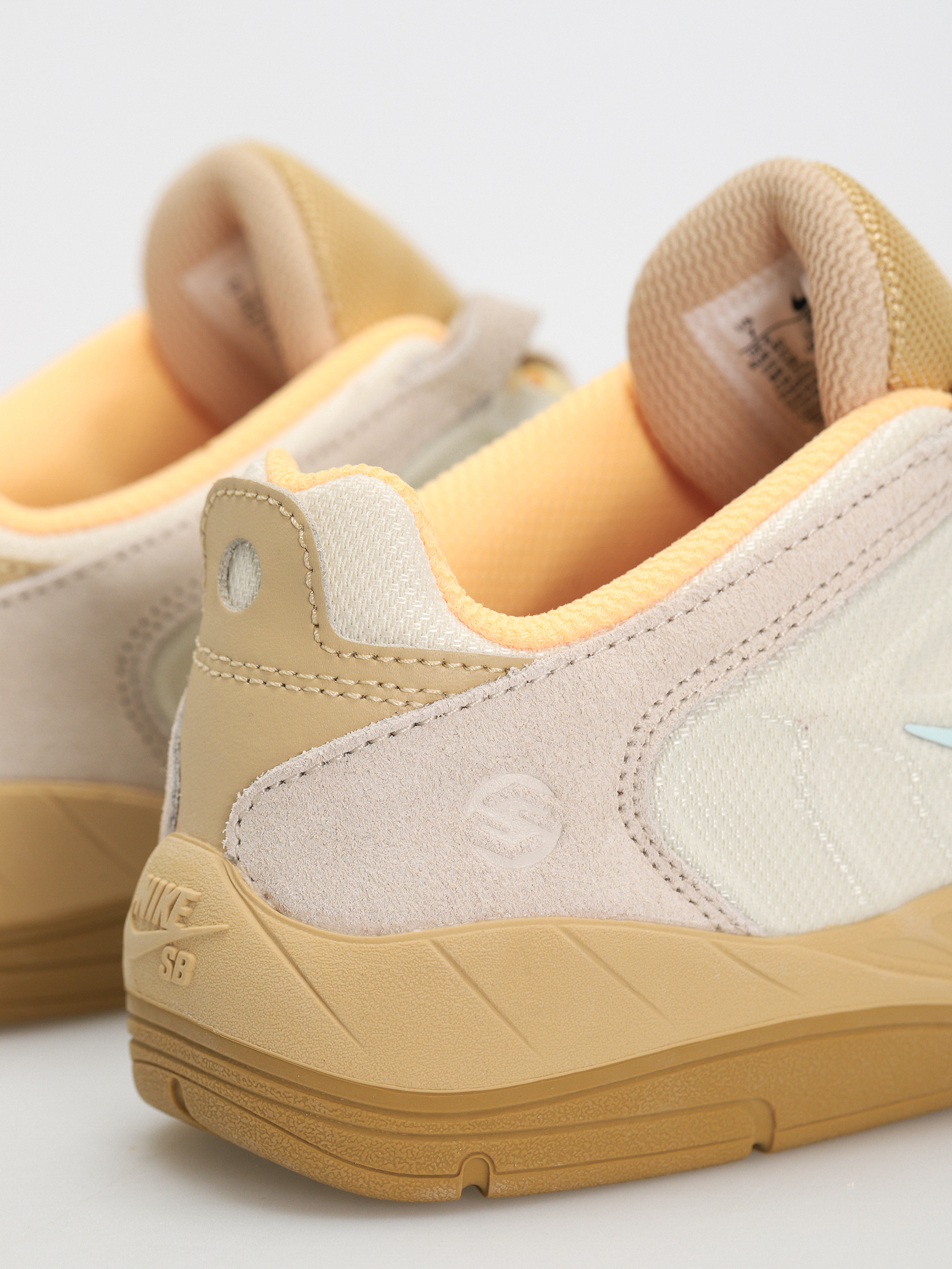 Nike SB Vertebrae Te Cipők (coconut milk/jade ice sesame flt gold)