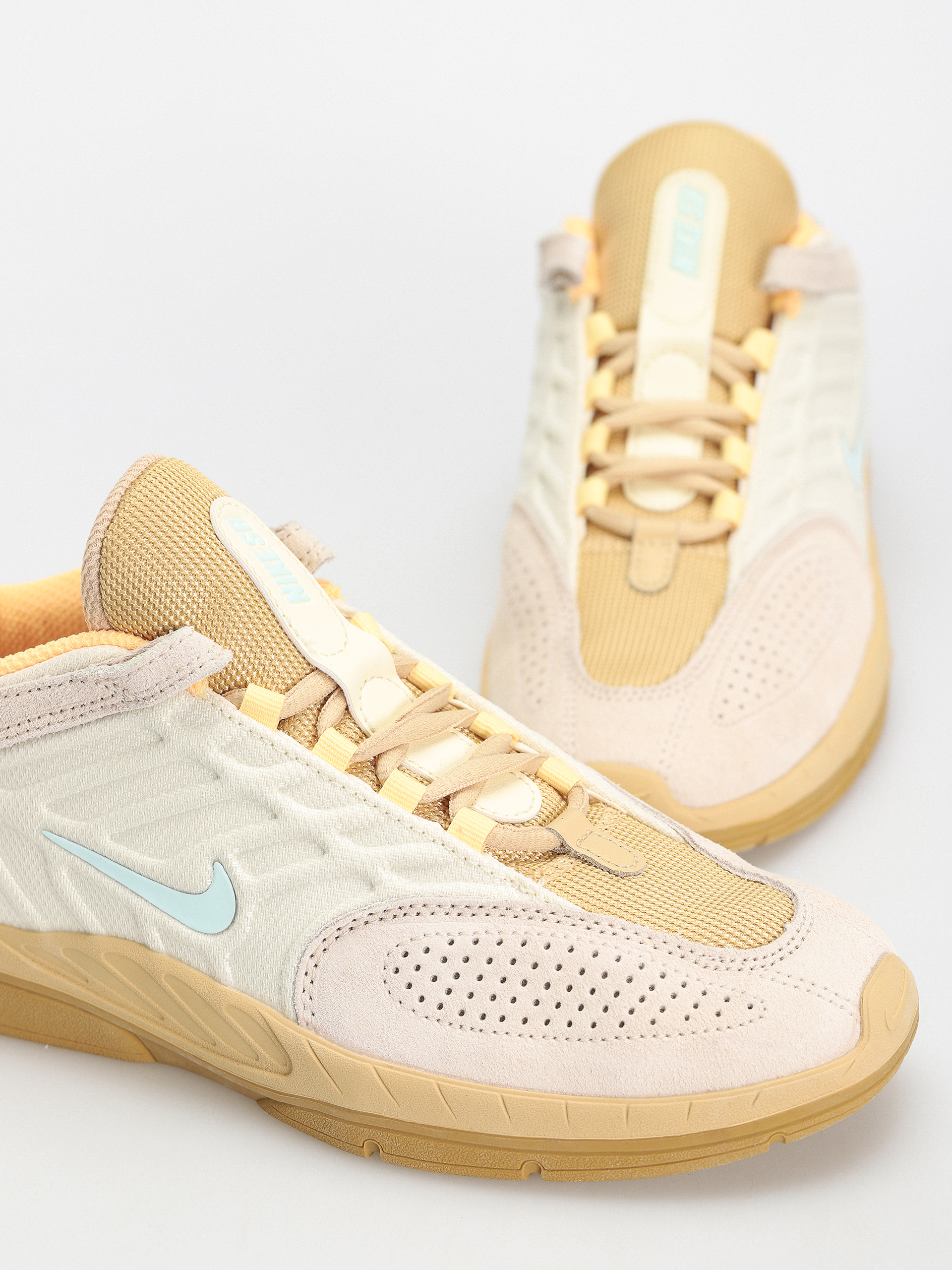 Nike SB Vertebrae Te Cipők (coconut milk/jade ice sesame flt gold)