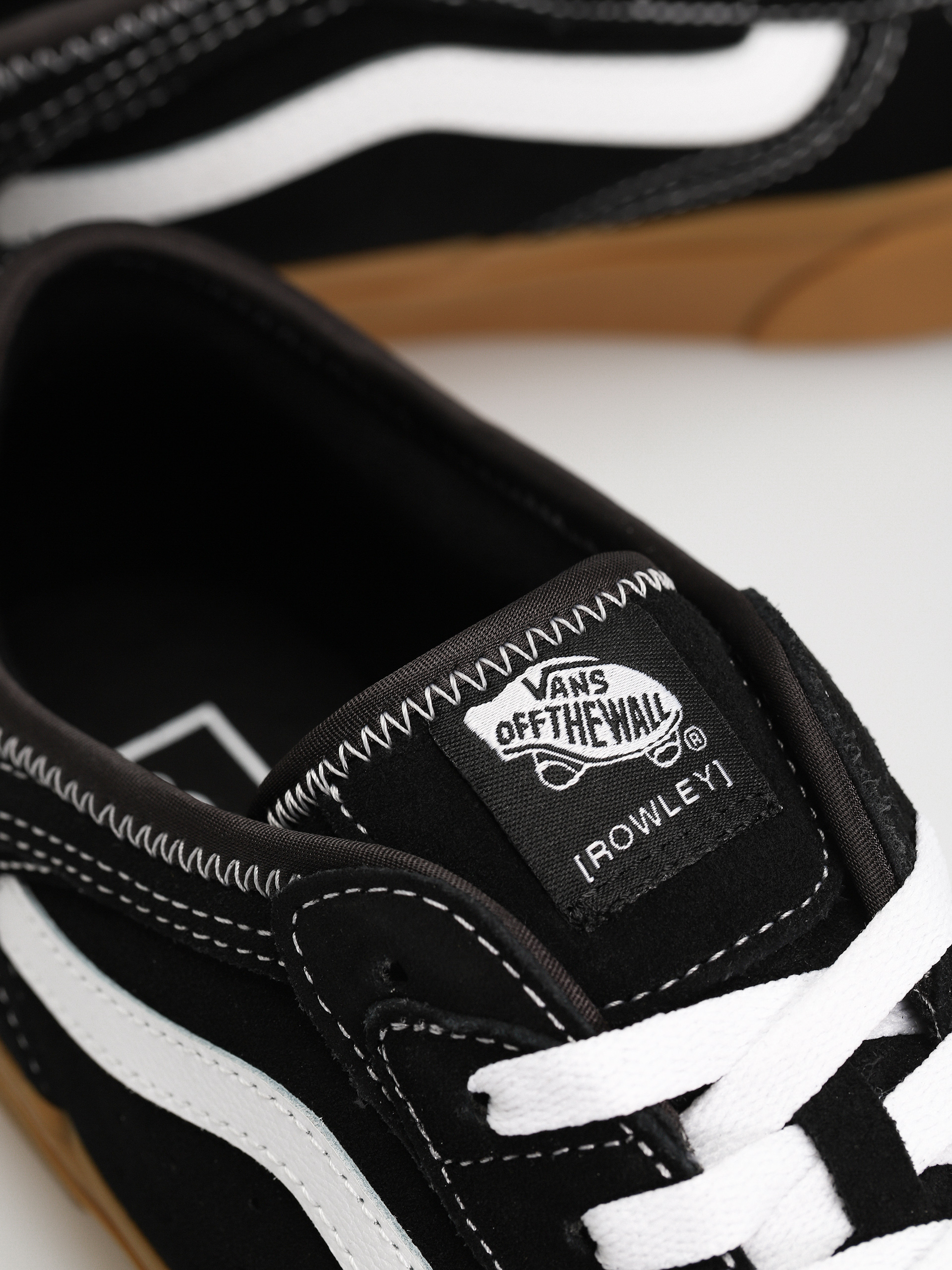 Cipők Vans Rowley Classic (black/white/gum)