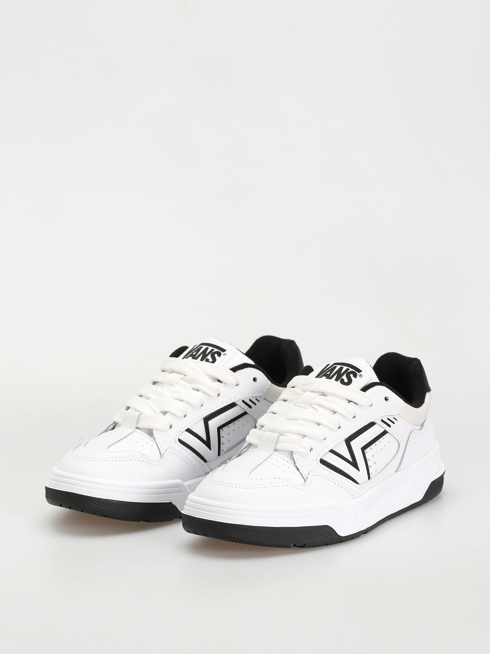 Vans Upland Cipők (white/black)
