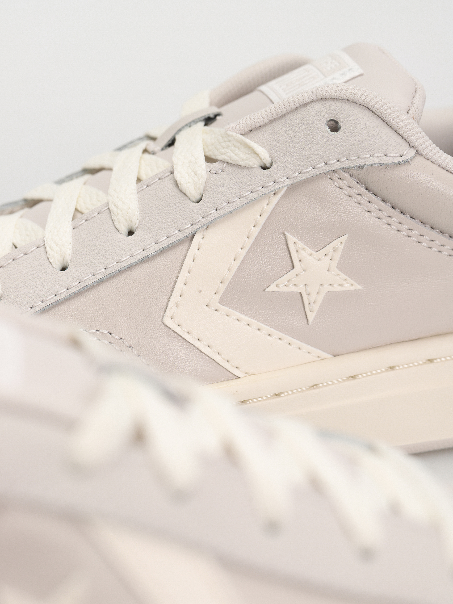 Converse Pro Blaze V2 Ox Cipők (stone/brown)