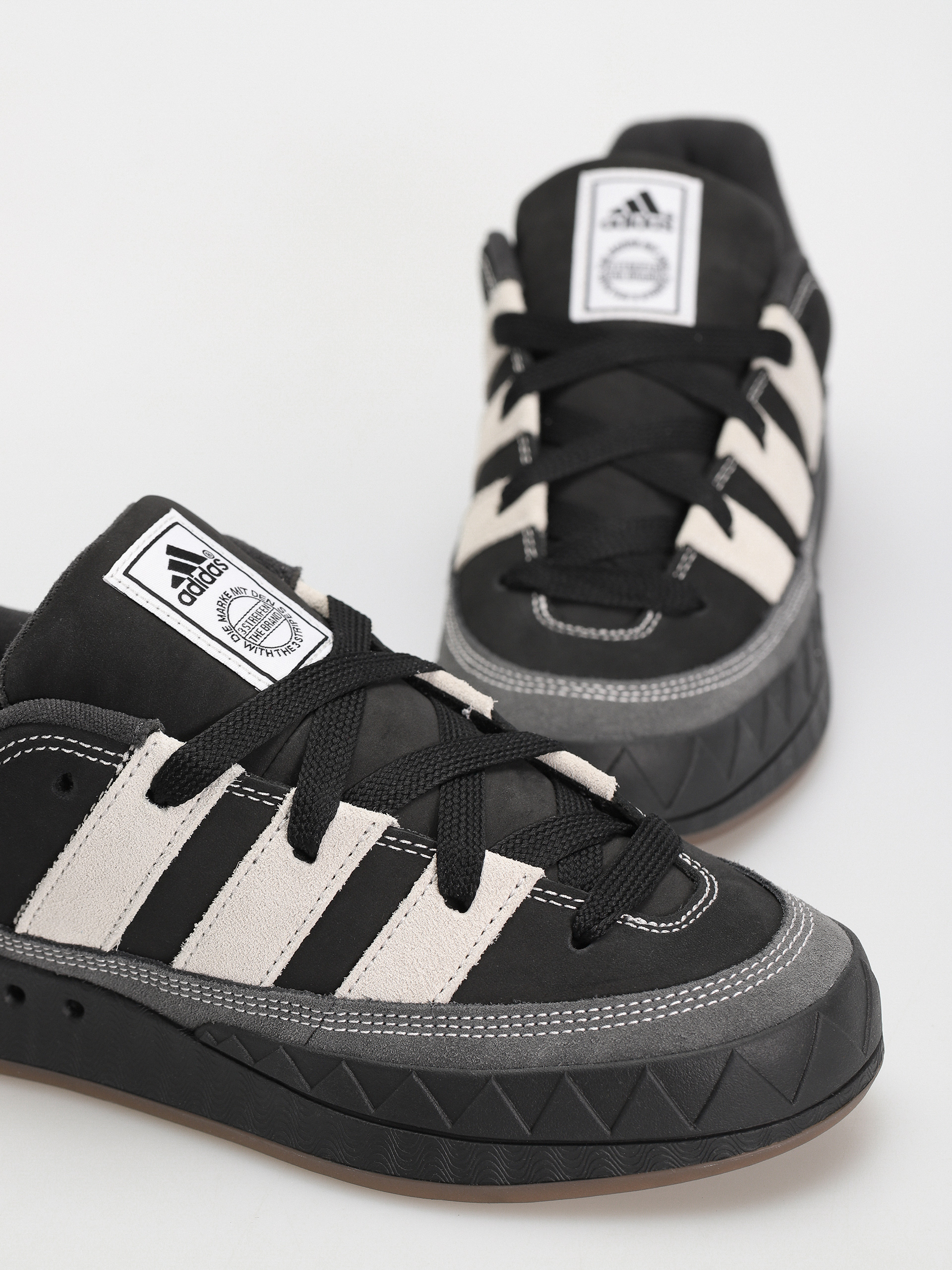 adidas Adimatic Cipők (cblack/ftwwht/carbon)