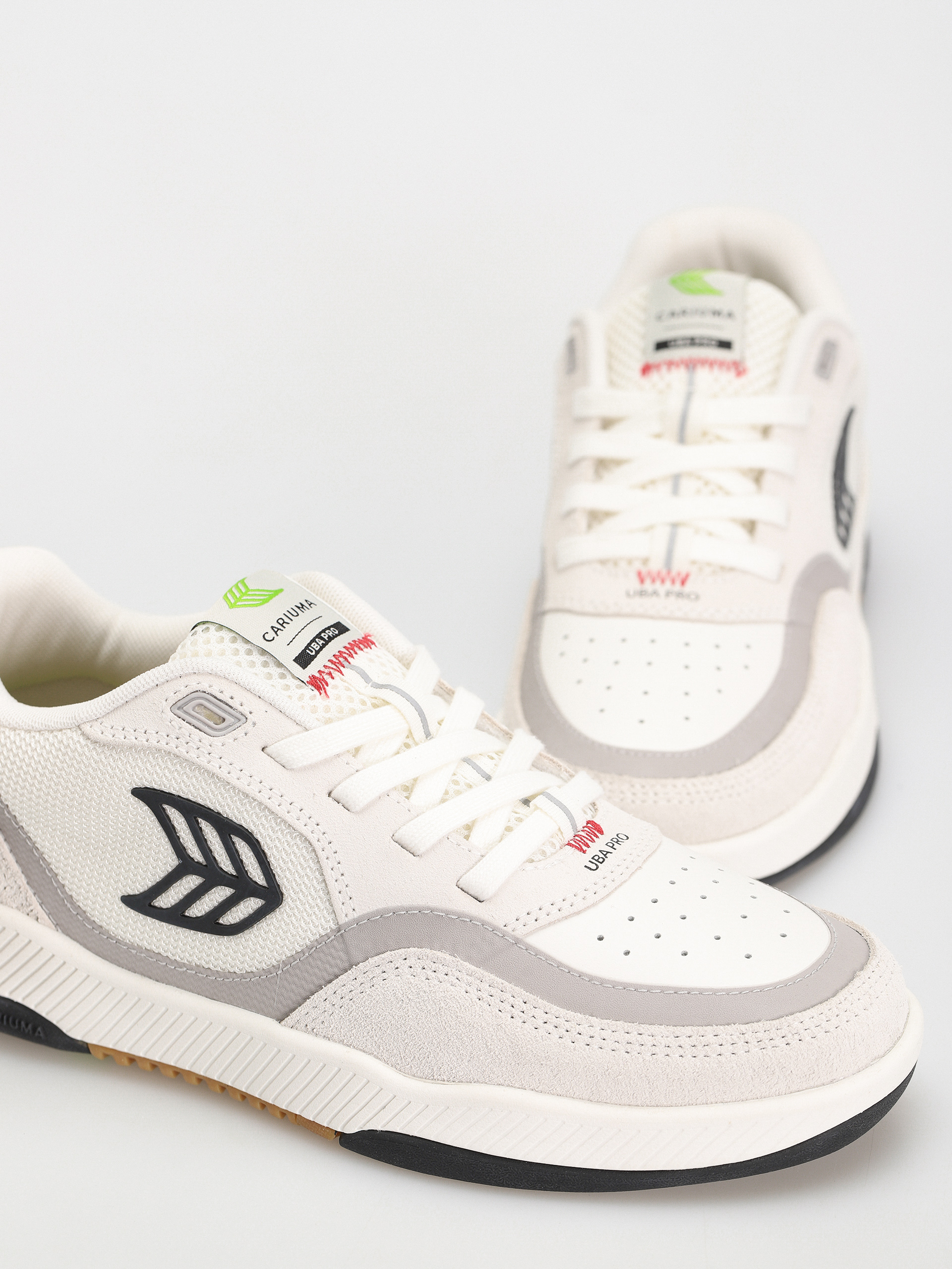 Cariuma UBA PRO Cipők (smoke white/red & black)