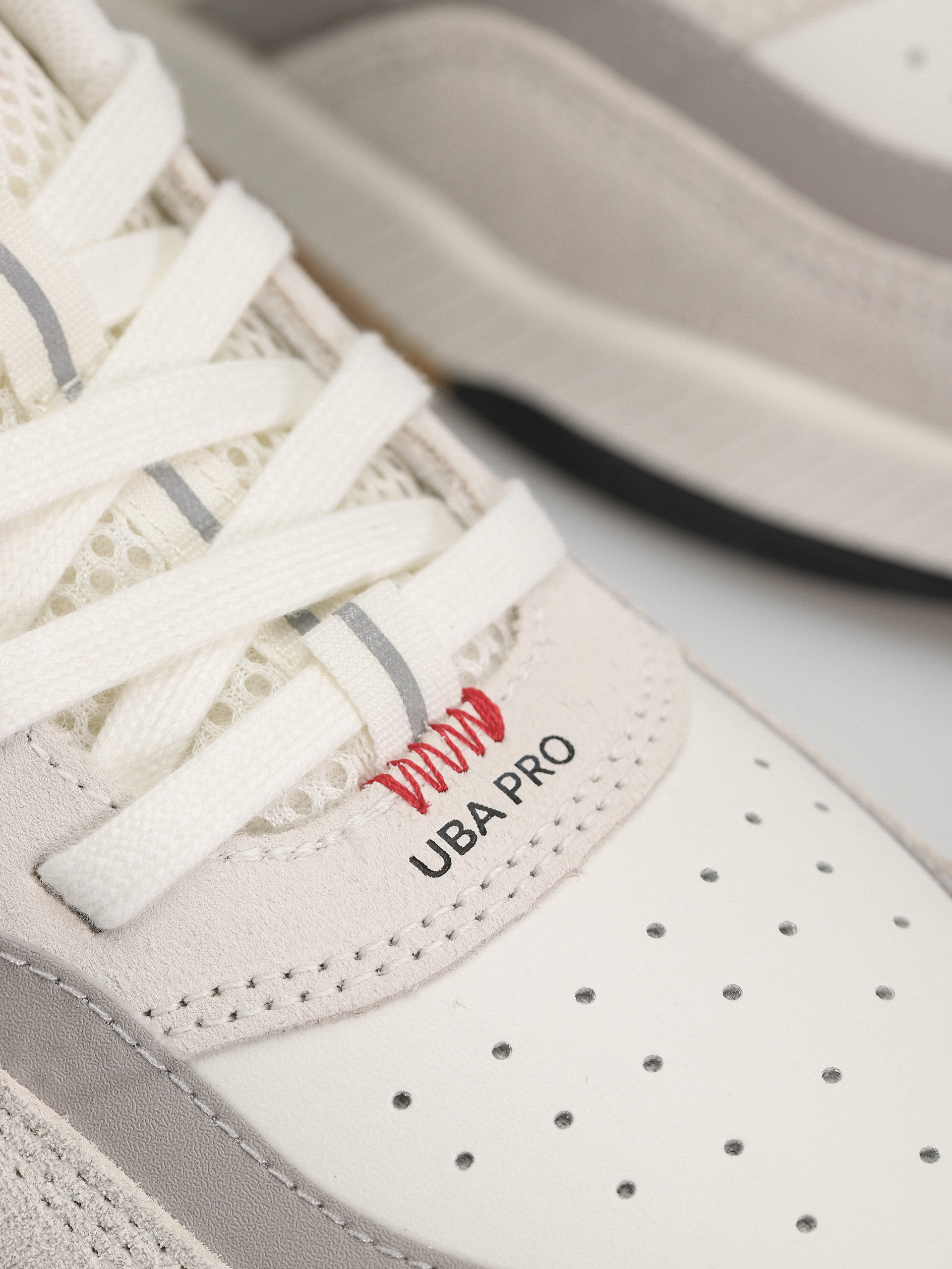 Cariuma UBA PRO Cipők (smoke white/red & black)