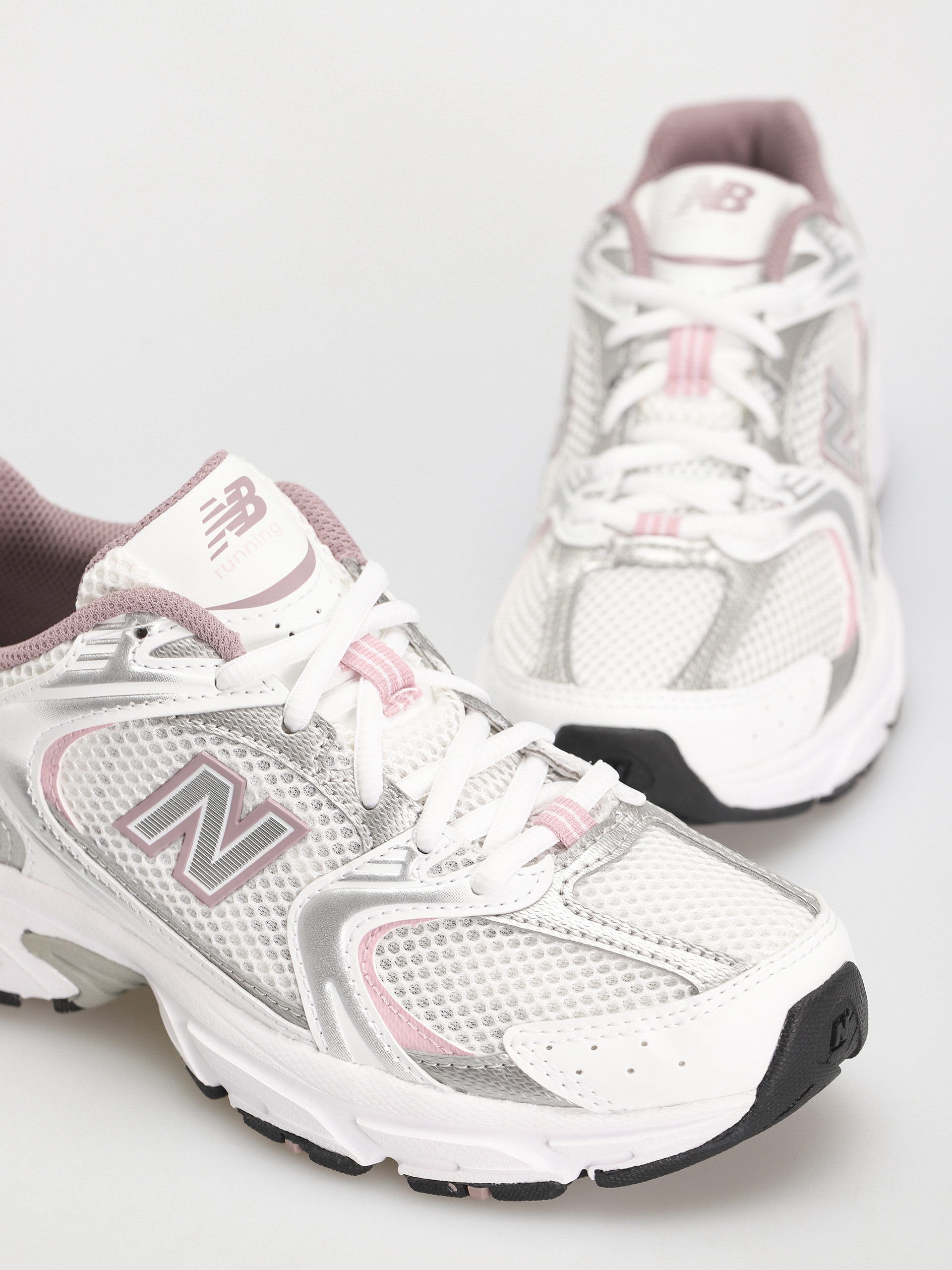 New Balance 530 Cipők (white silver pink)