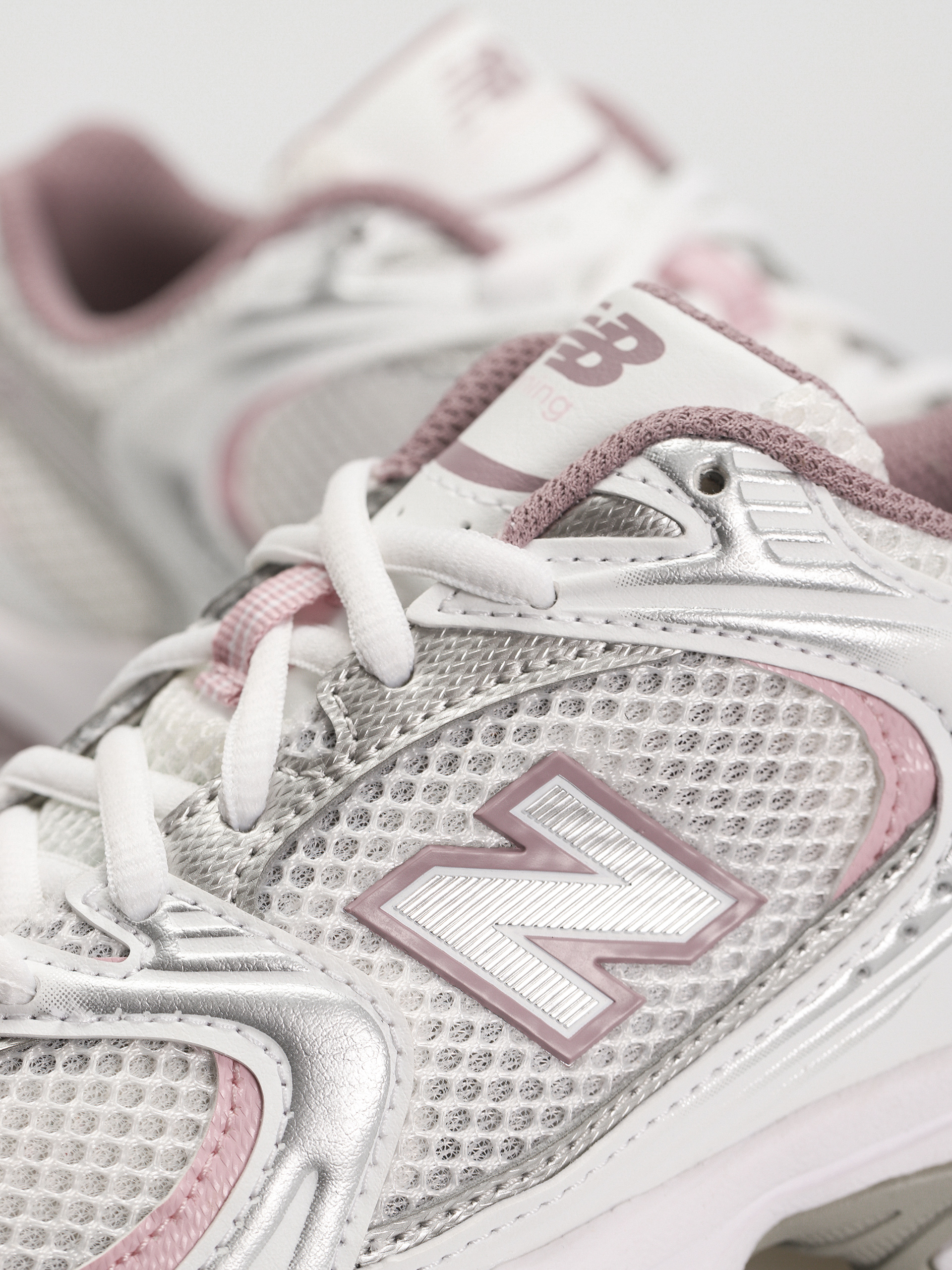 New Balance 530 Cipők (white silver pink)