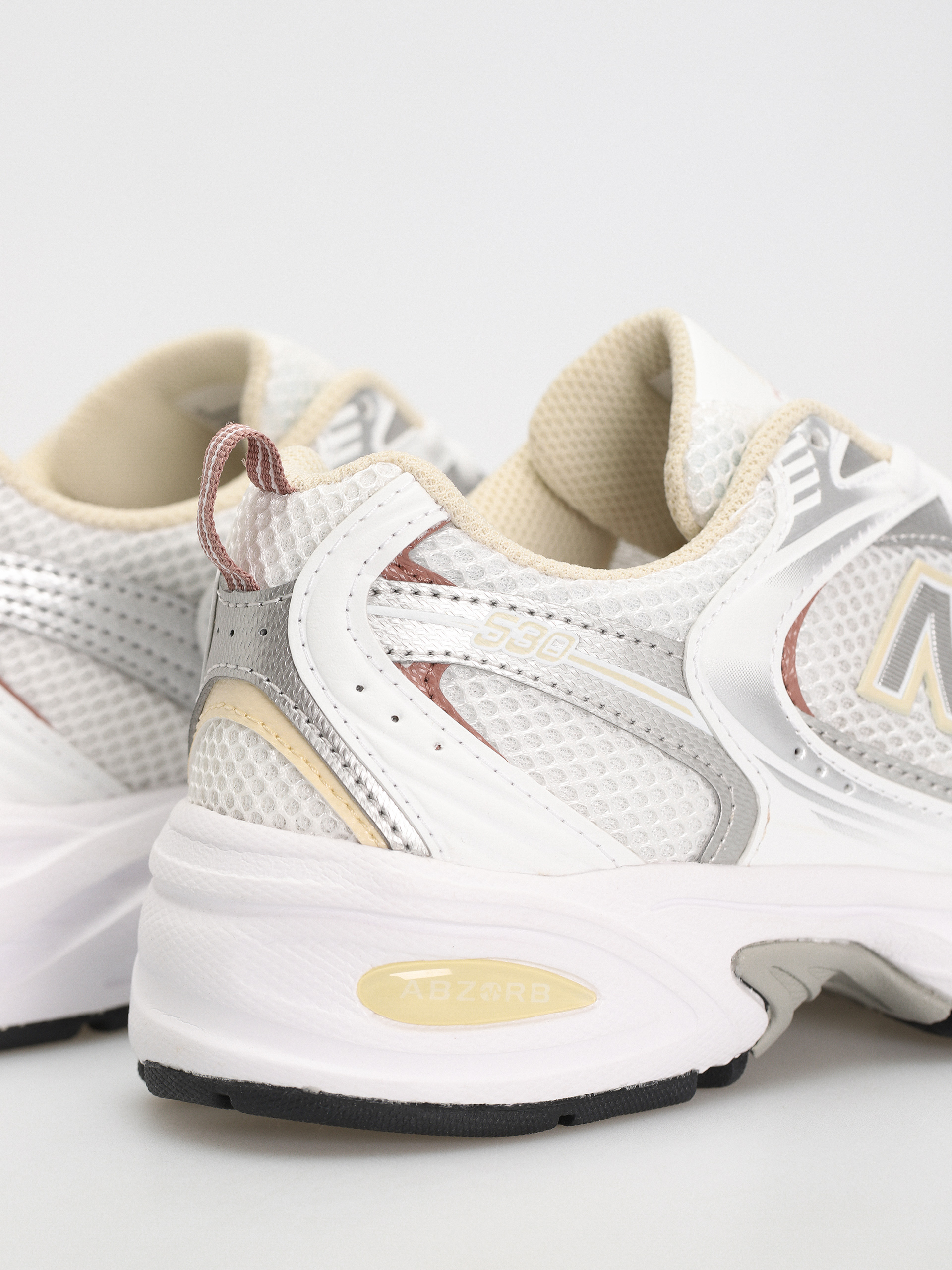 New Balance 530 Cipők (white silver beige)