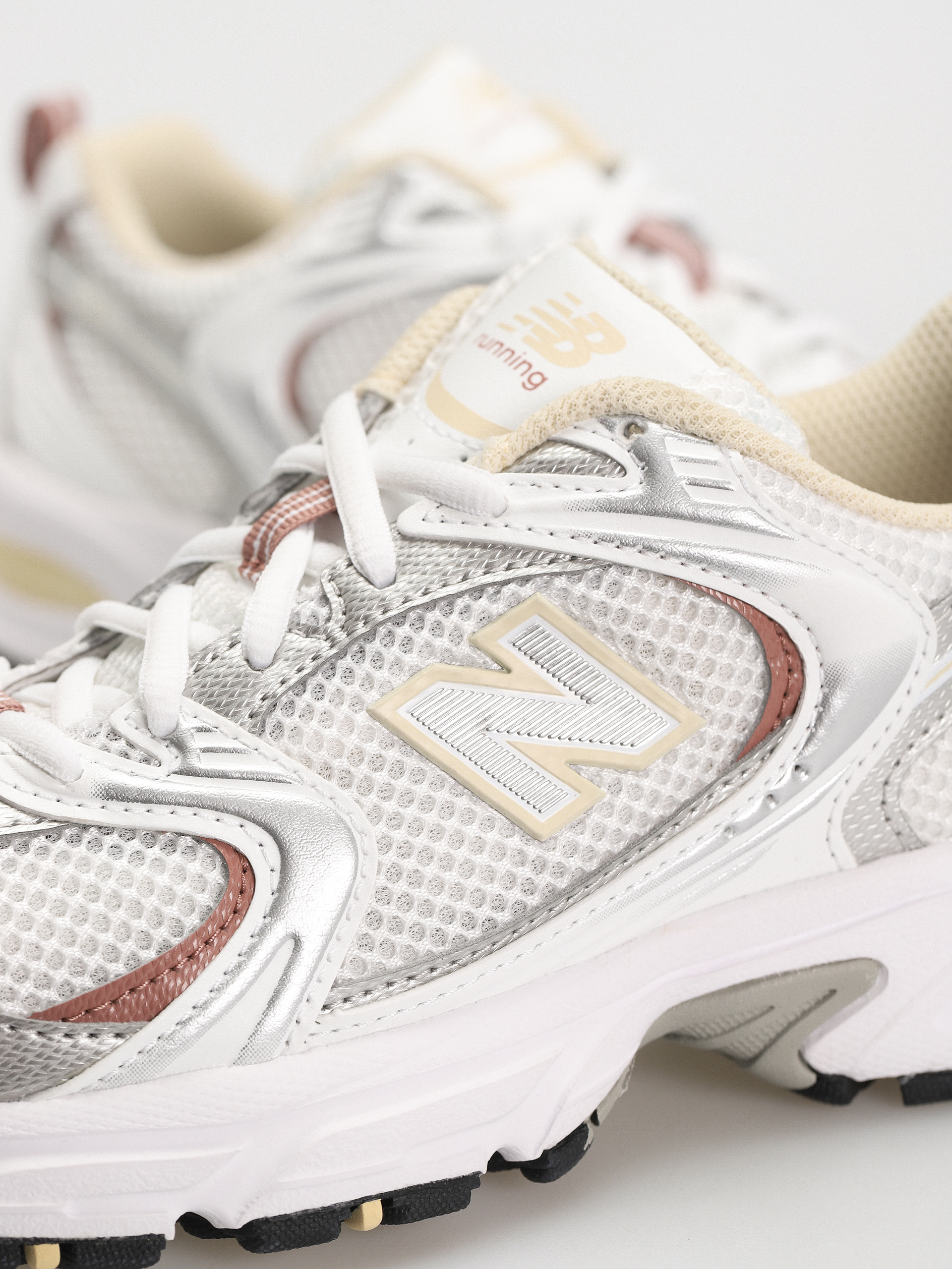 New Balance 530 Cipők (white silver beige)