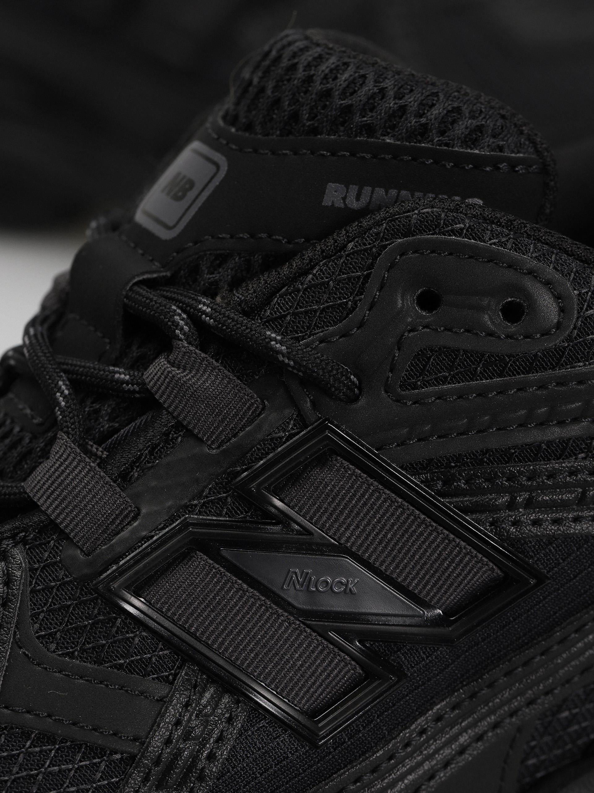 New Balance 1906 Cipők fekete (black)