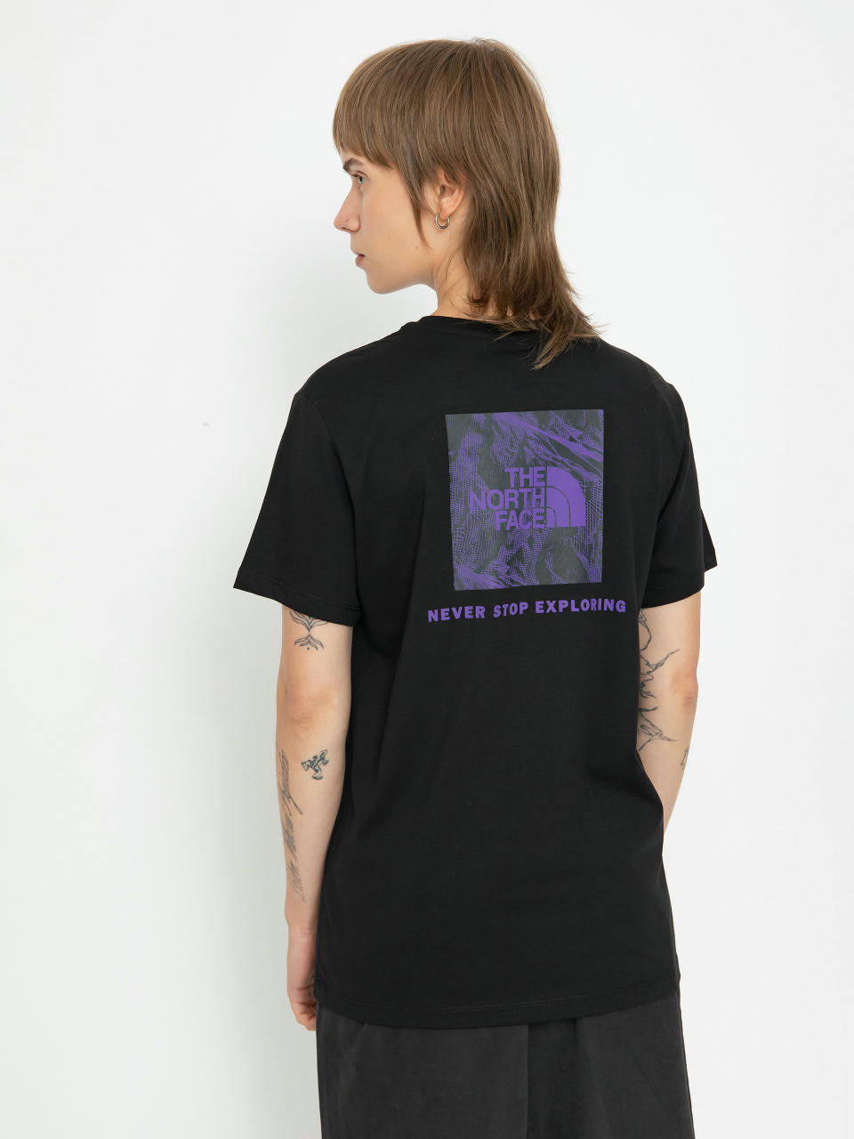 The North Face Relaxed Redbox Graphic Infill Wmn Póló (tnf black/peak purple 3)