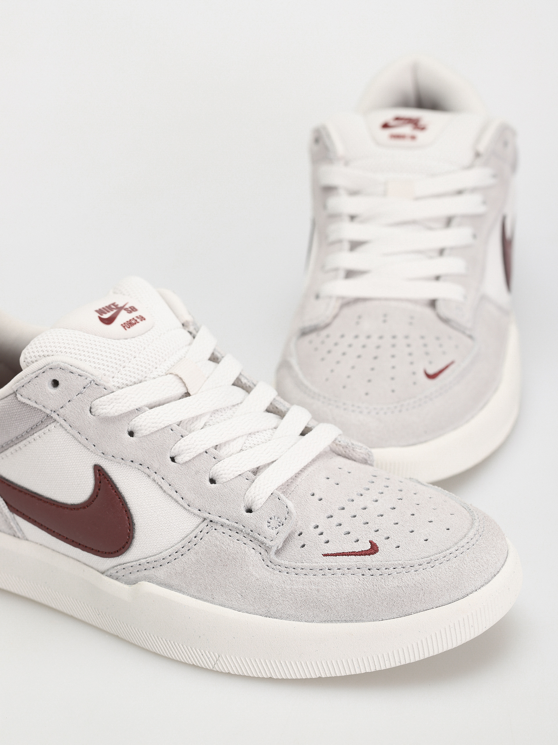 Nike SB Force 58 Cipők (platinum tint/dark team red wolf grey)
