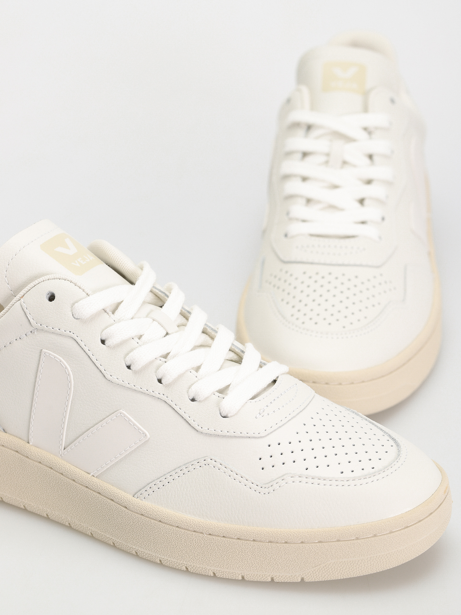 Veja V-90 Cipők (extra white)