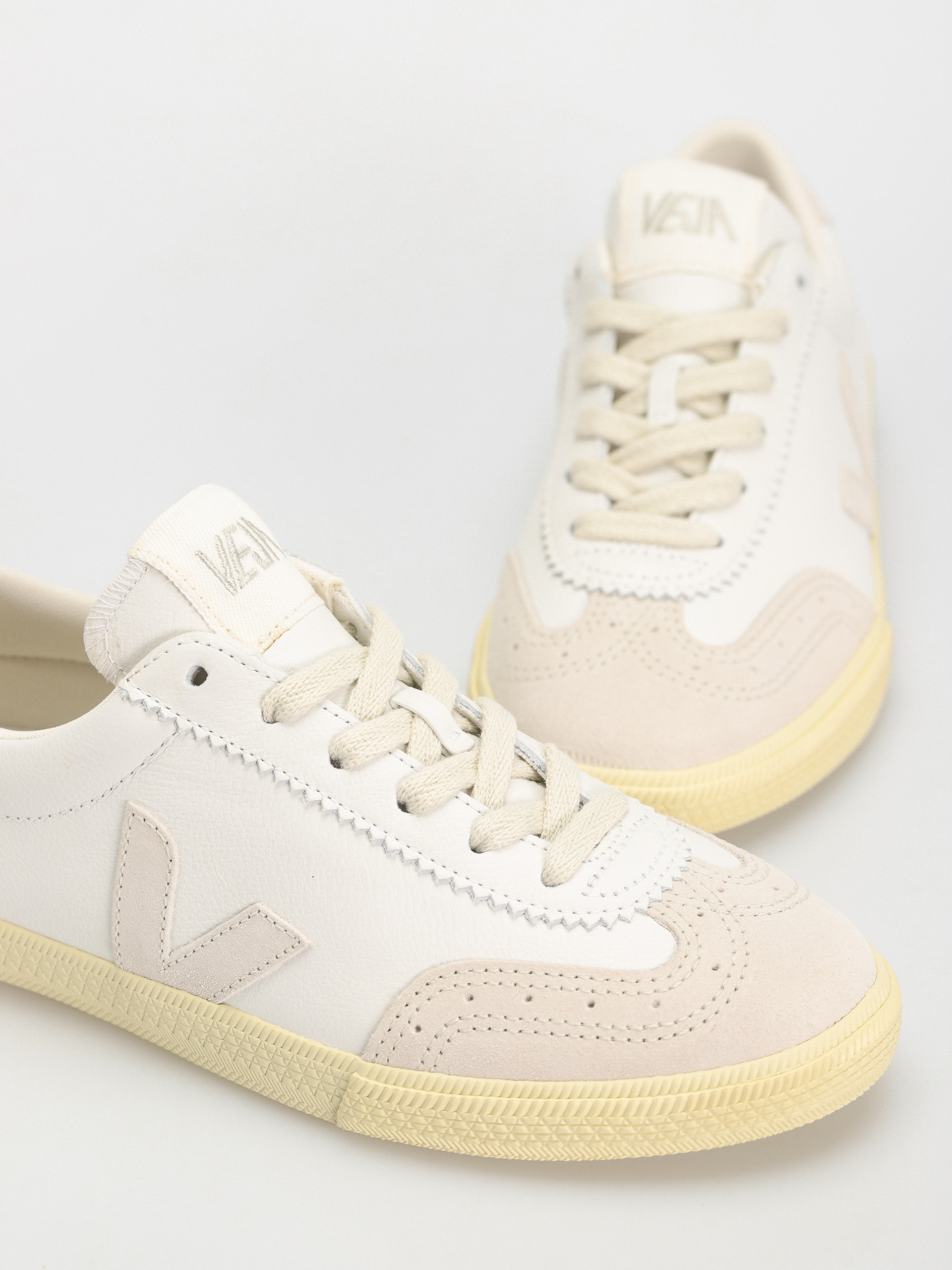Veja Volley Wmn Cipők (white natural)