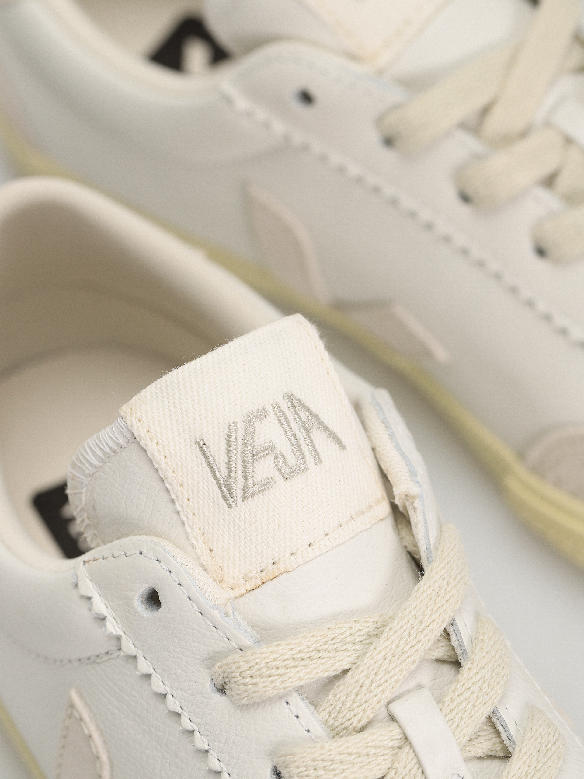 Veja Volley Wmn Cipők (white natural)