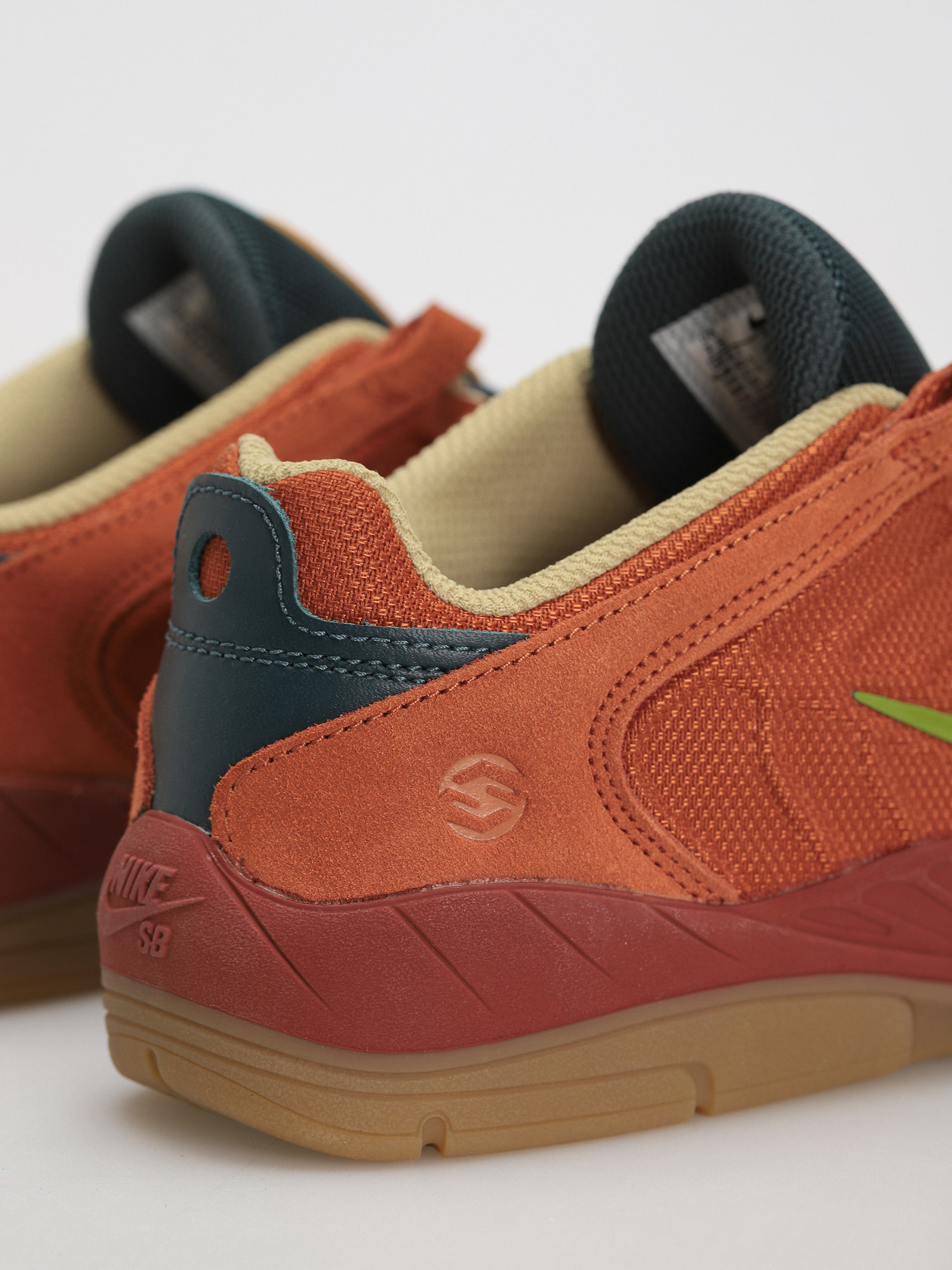 Nike SB Vertebrae Te Cipők (dark russet/pear desert orange)