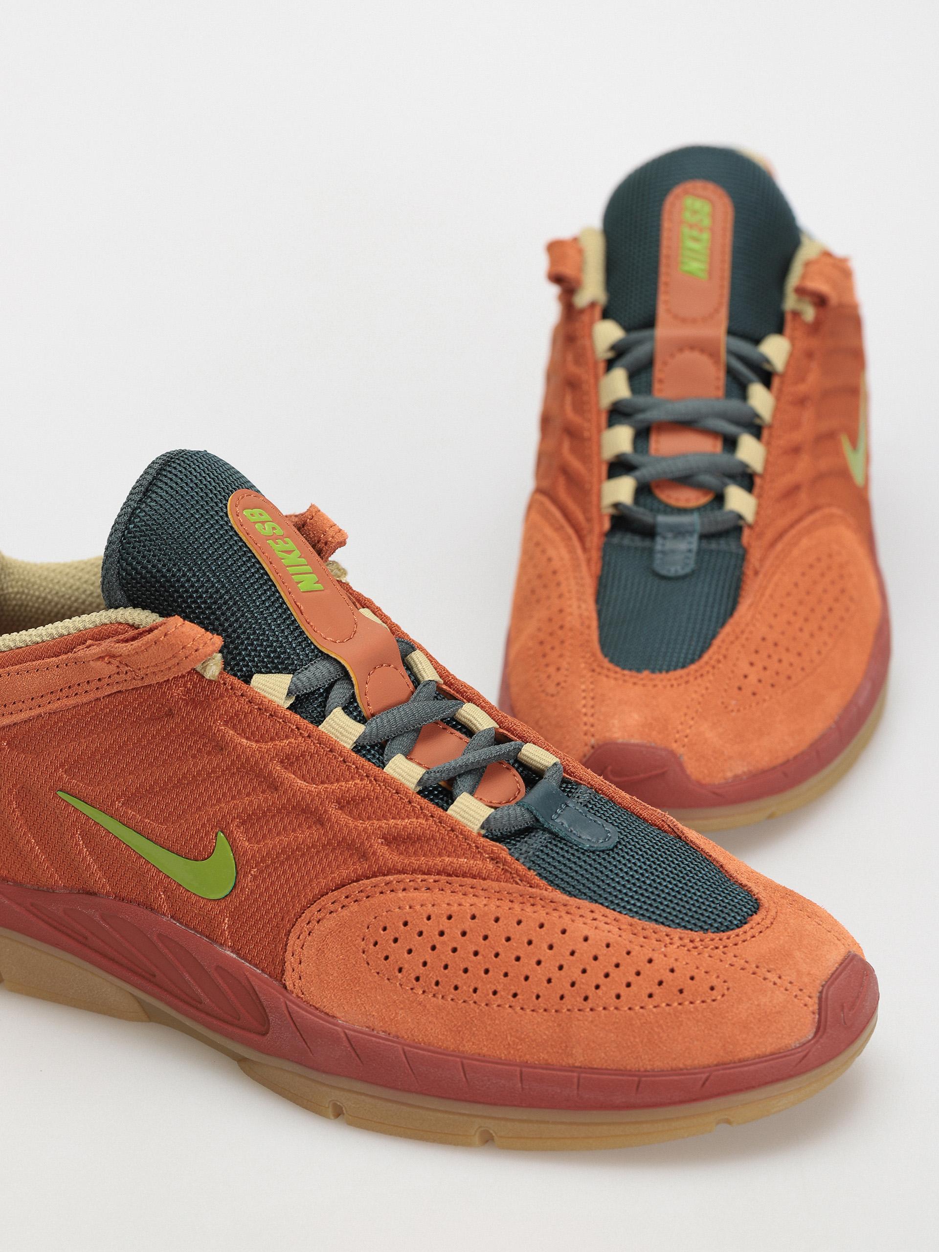 Nike SB Vertebrae Te Cipők (dark russet/pear desert orange)