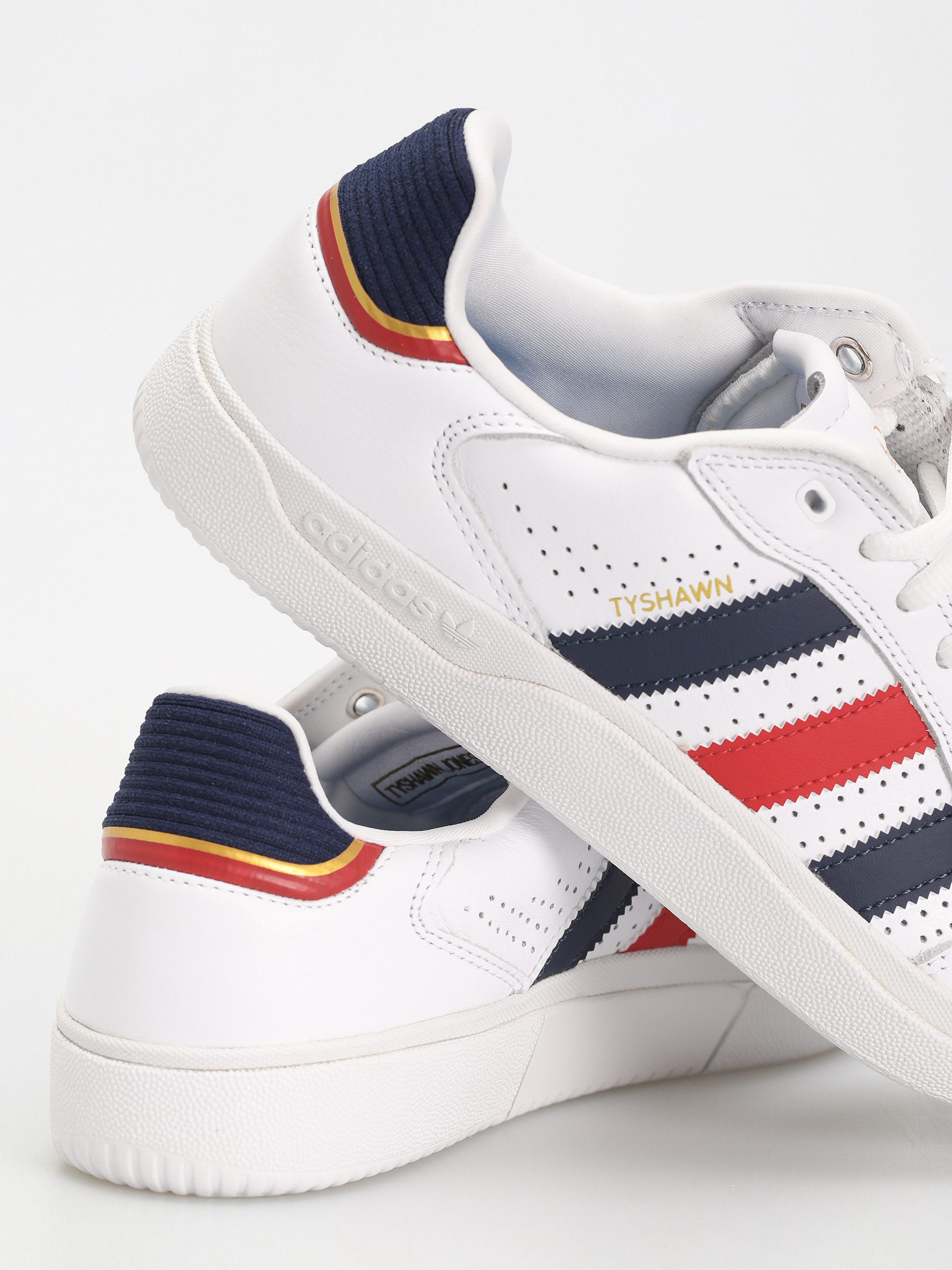 adidas Tyshawn LOW Cipők (ftwwht/betsca/goldmt)