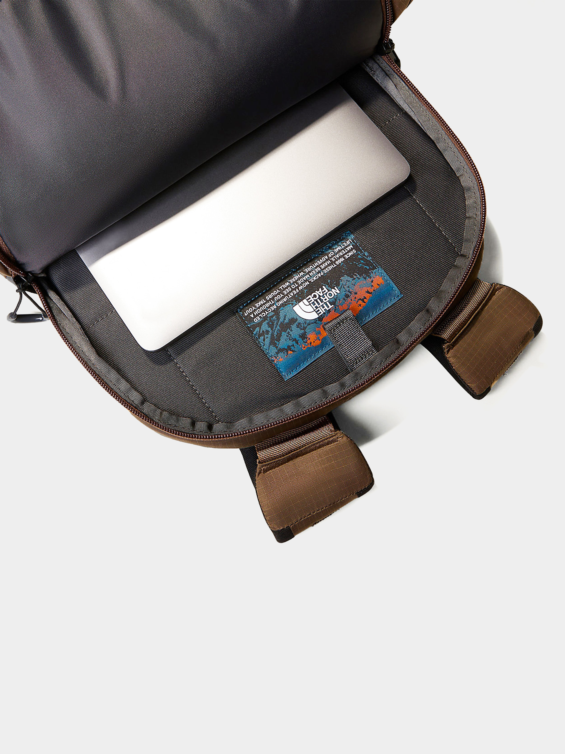 Hátizsák The North Face Borealis (smokey brown/tnf black)