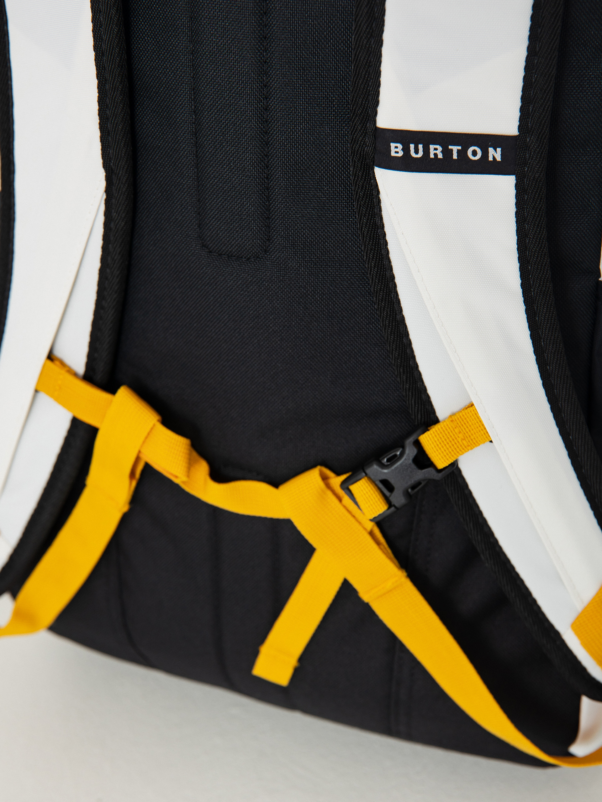 Hátizsák Burton Kilo 2.0 27L (stout white/goldenrod/true black)