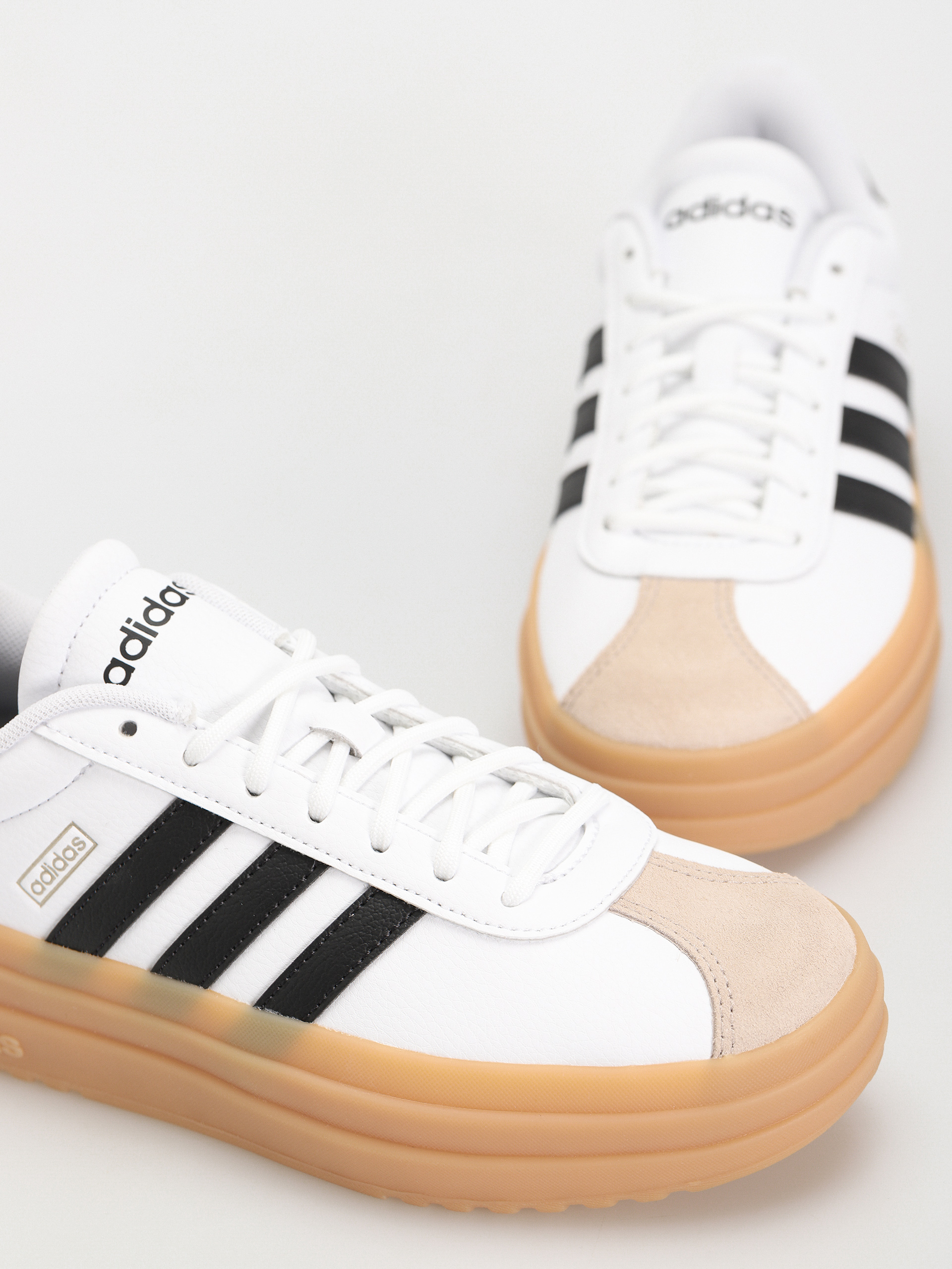 adidas Vl Court Bold Wmn Cipők (ftwwht/cblack/wonbei)