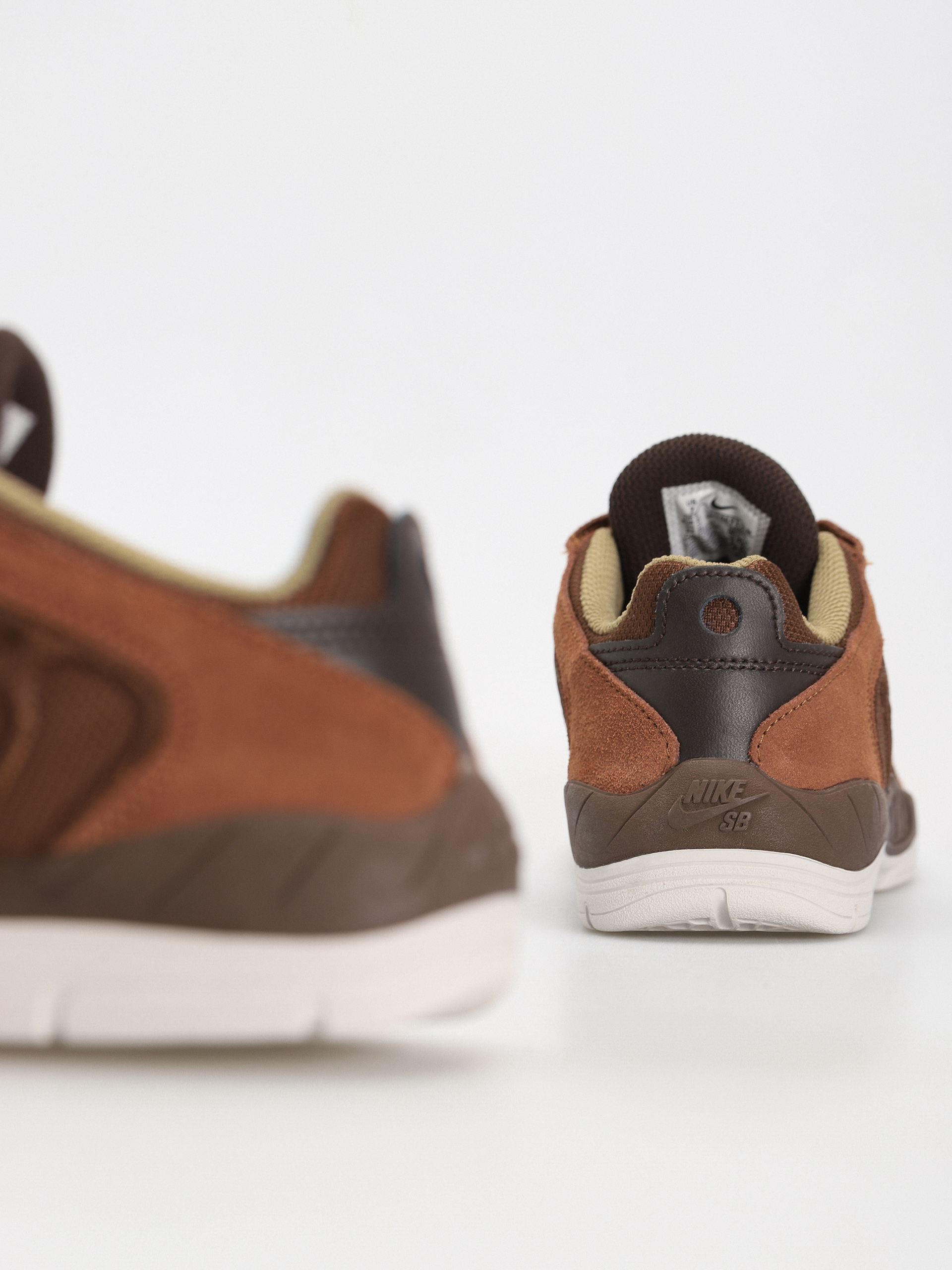 Cipők Nike SB Vertebrae (cacao  wow/dragon red lt british tan)