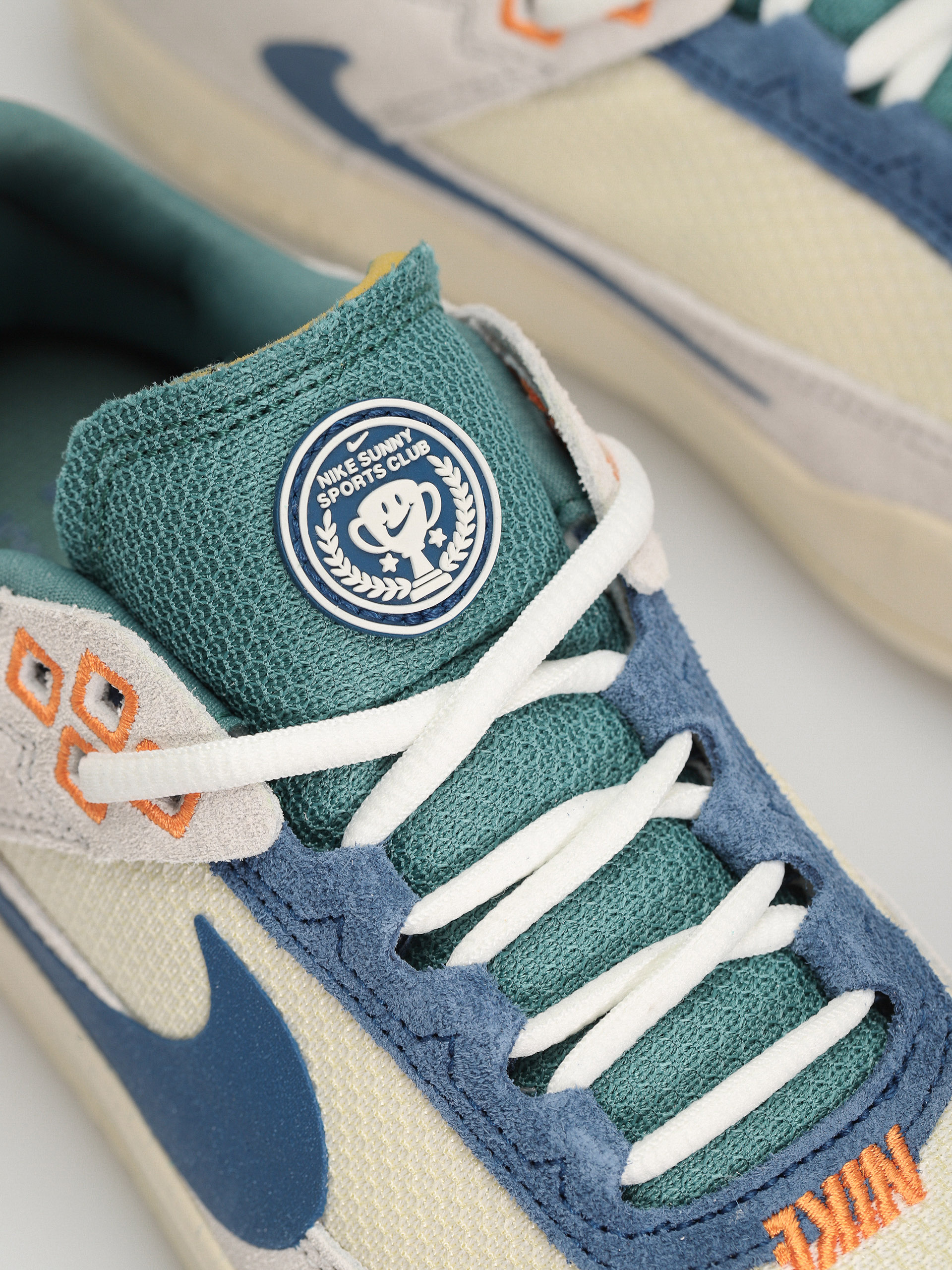 Cipők Nike SB Day One JR (sail/court blue coconut milk photon dust)
