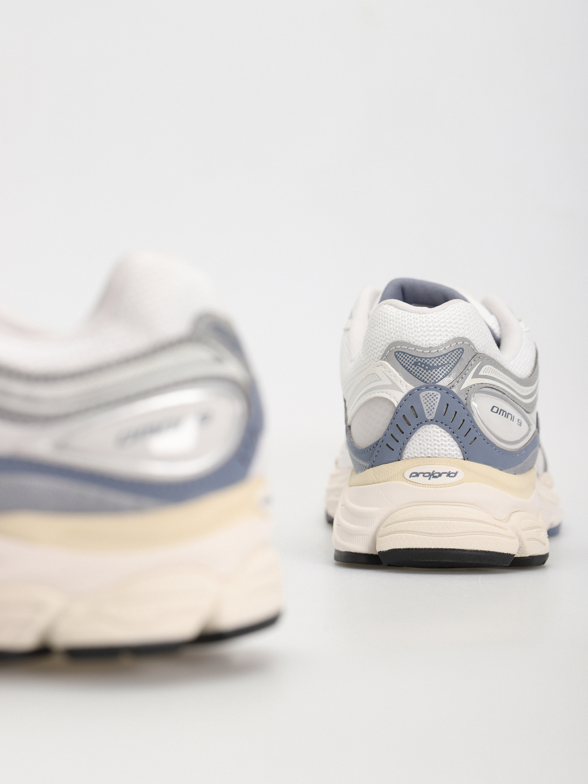 Cipők Saucony Progrid Omni 9 (ivory/blue)