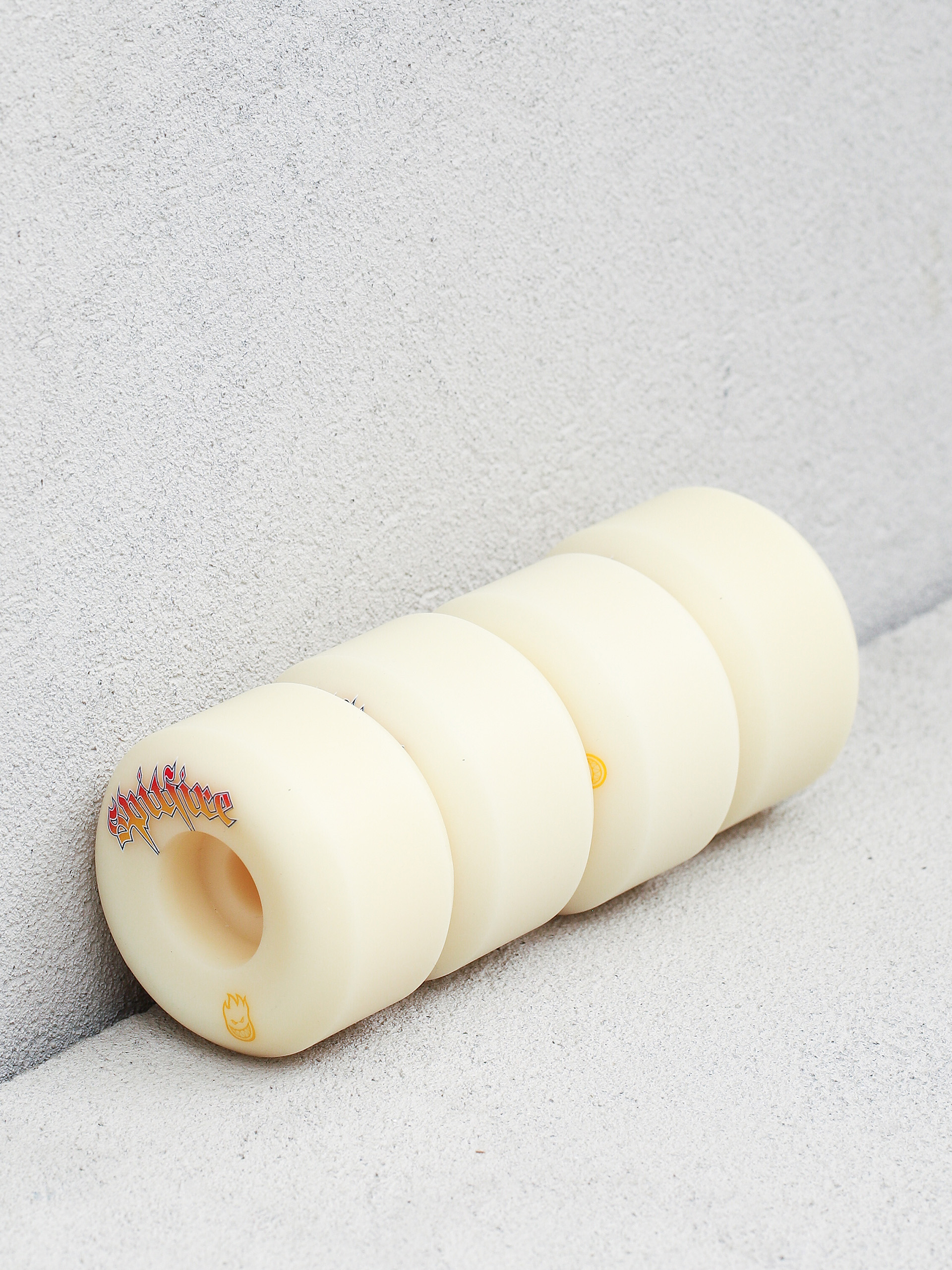 Spitfire Formula Four 99D Venom Script Conical Full Gördeszka kerék (natural)