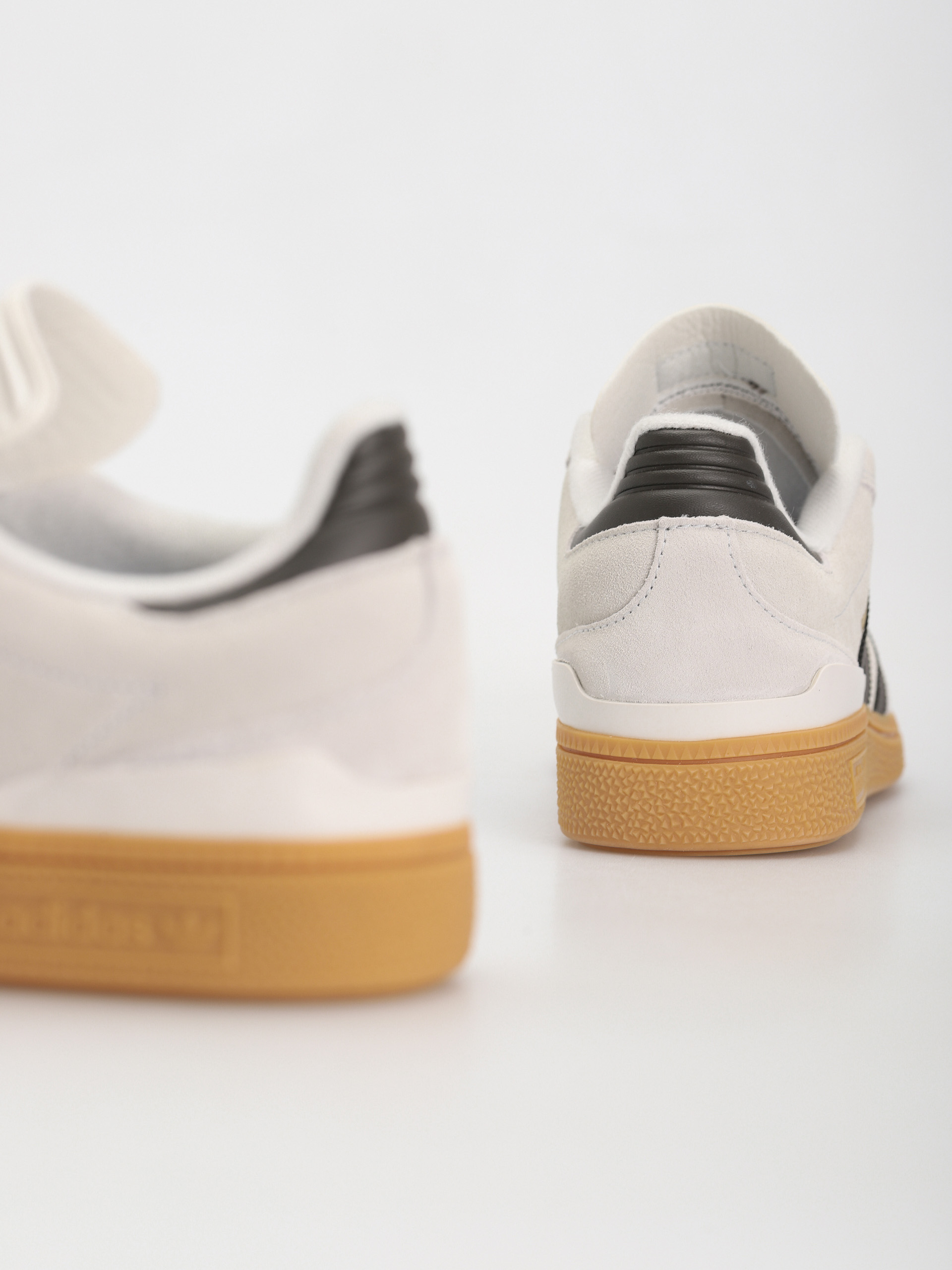 adidas Busenitz Cipők (crywht/shaoli/gum3)