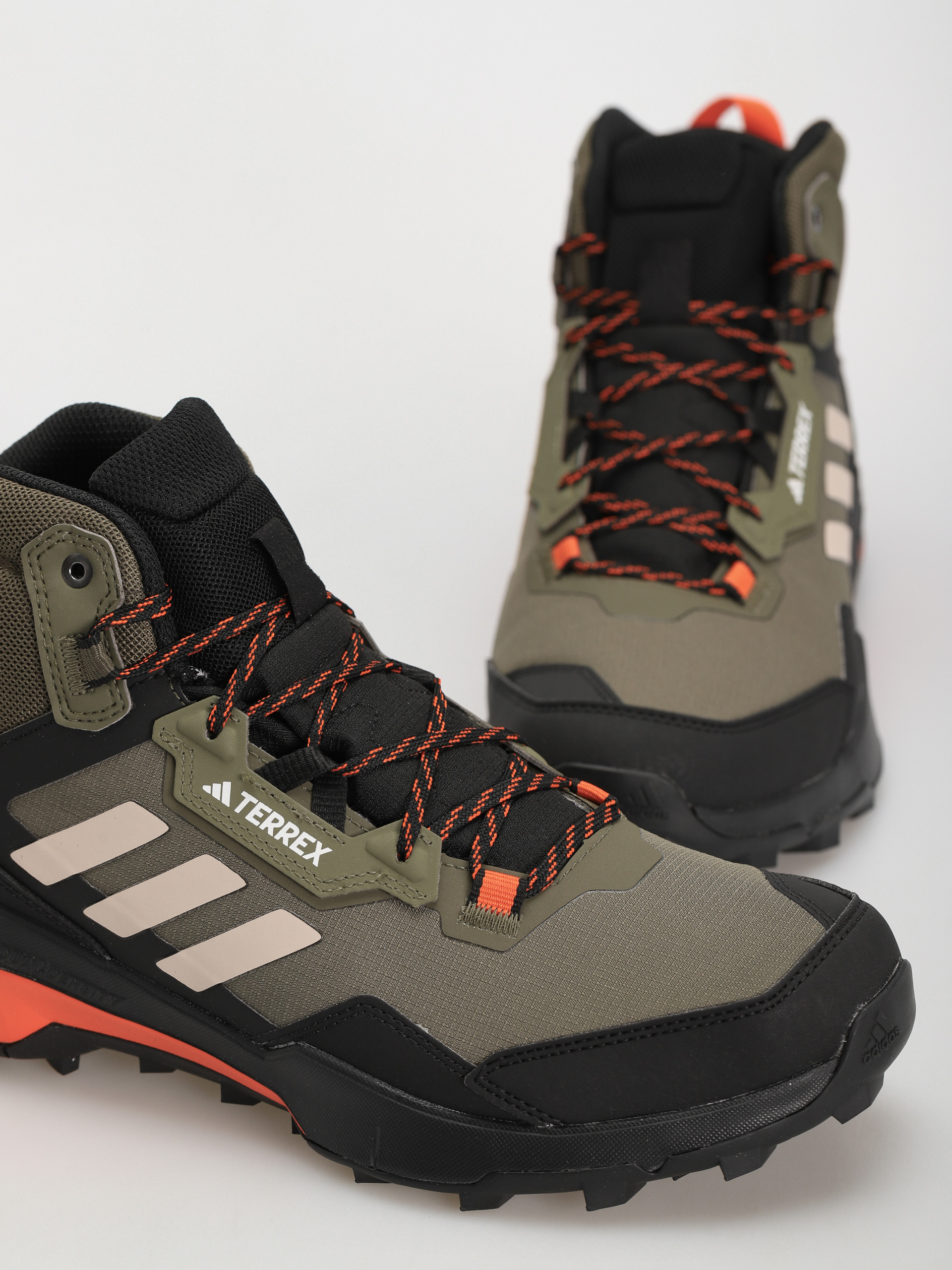 adidas Terrex Ax4 Mid Gtx Cipők (olistr/wonbei/cblack)