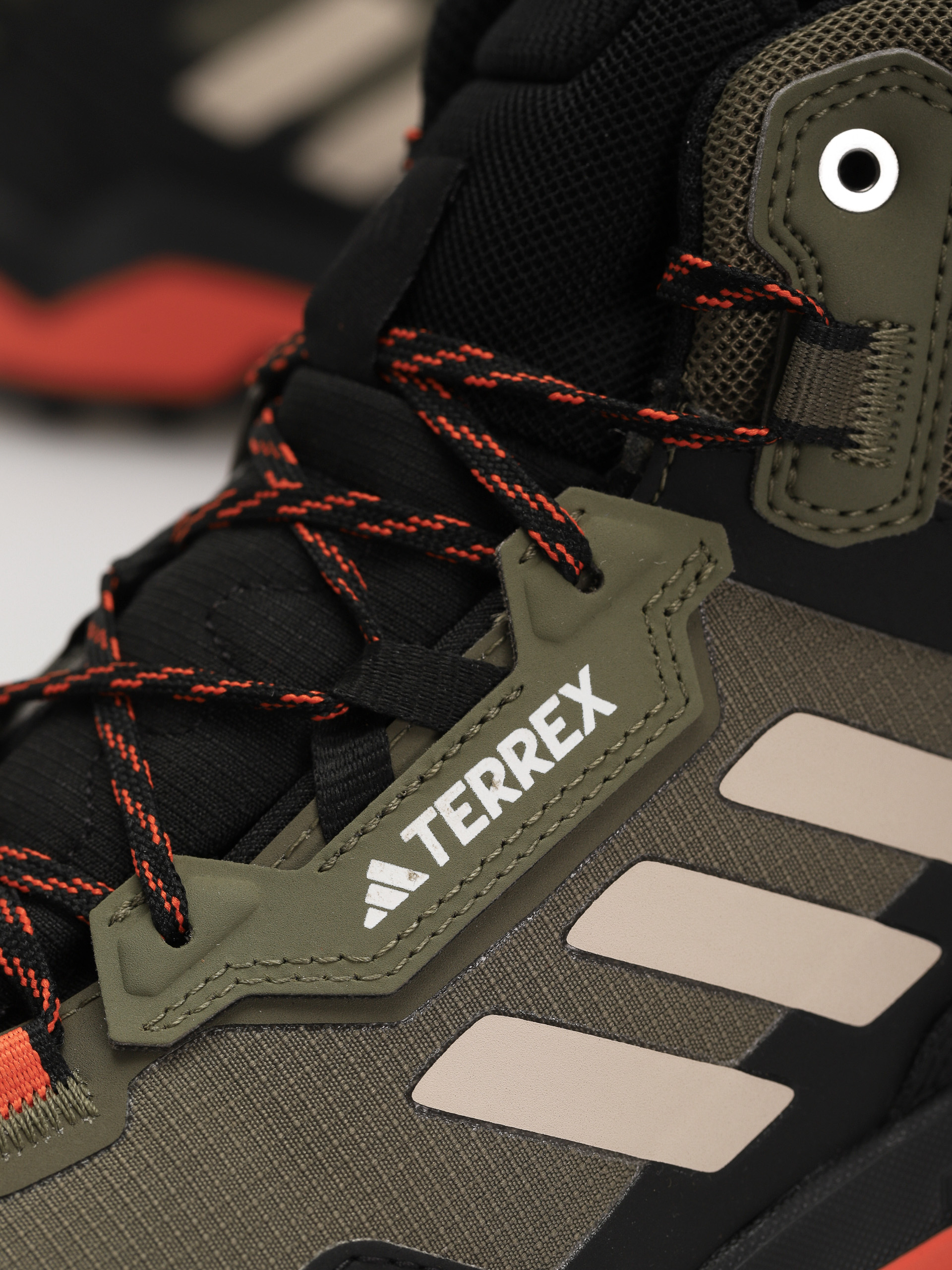 adidas Terrex Ax4 Mid Gtx Cipők (olistr/wonbei/cblack)