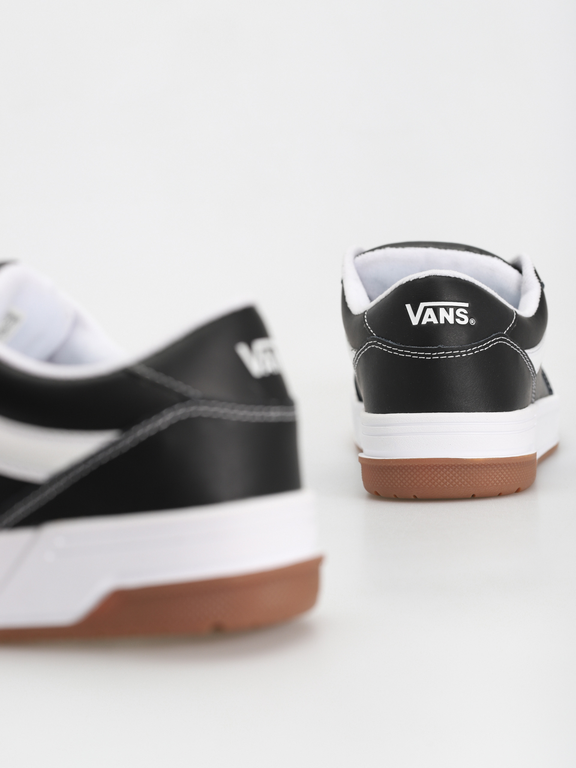 Vans Hylane Cipők (black/white/gum)