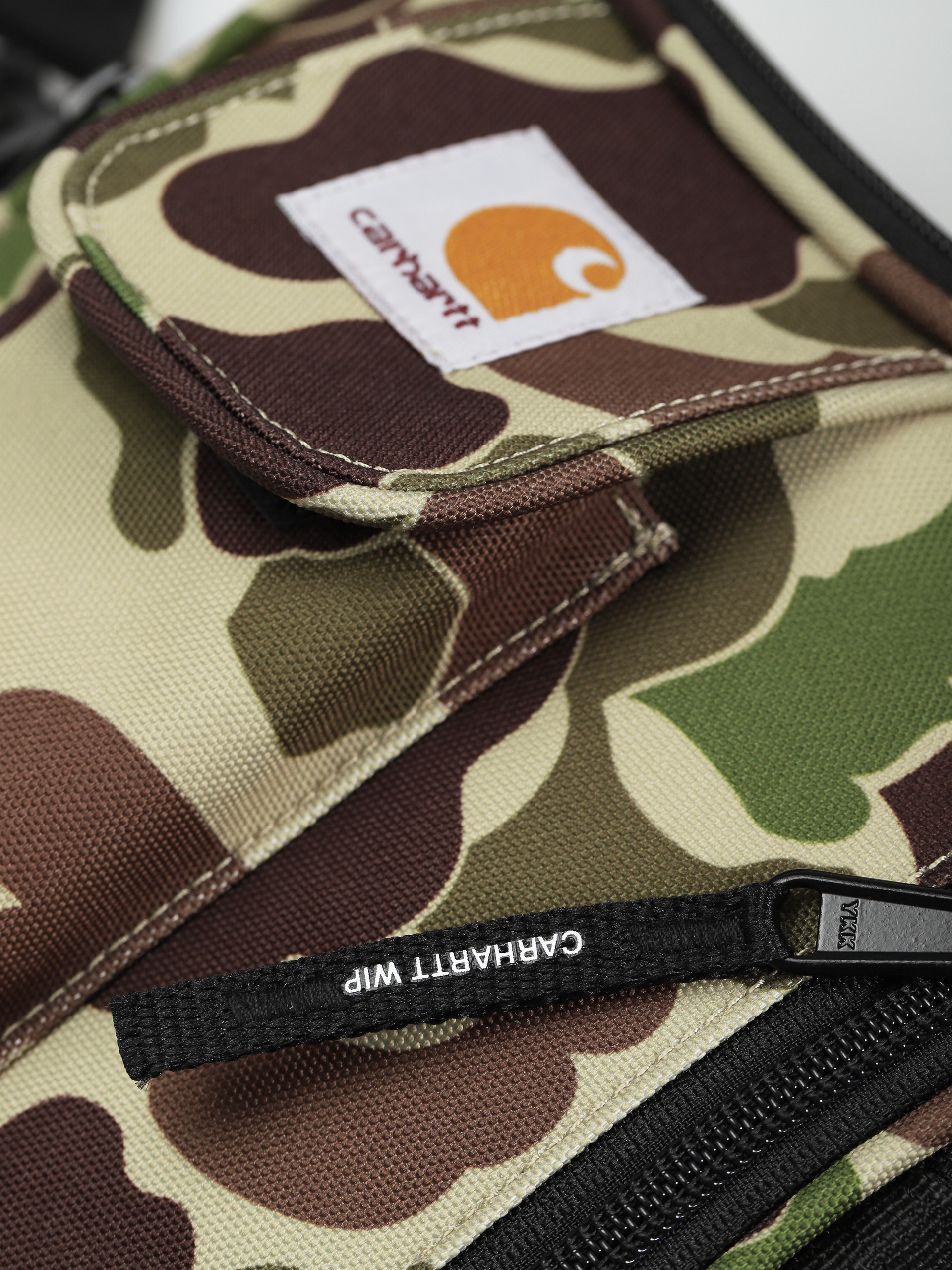 Carhartt WIP Essentials Táska (camo duck green)