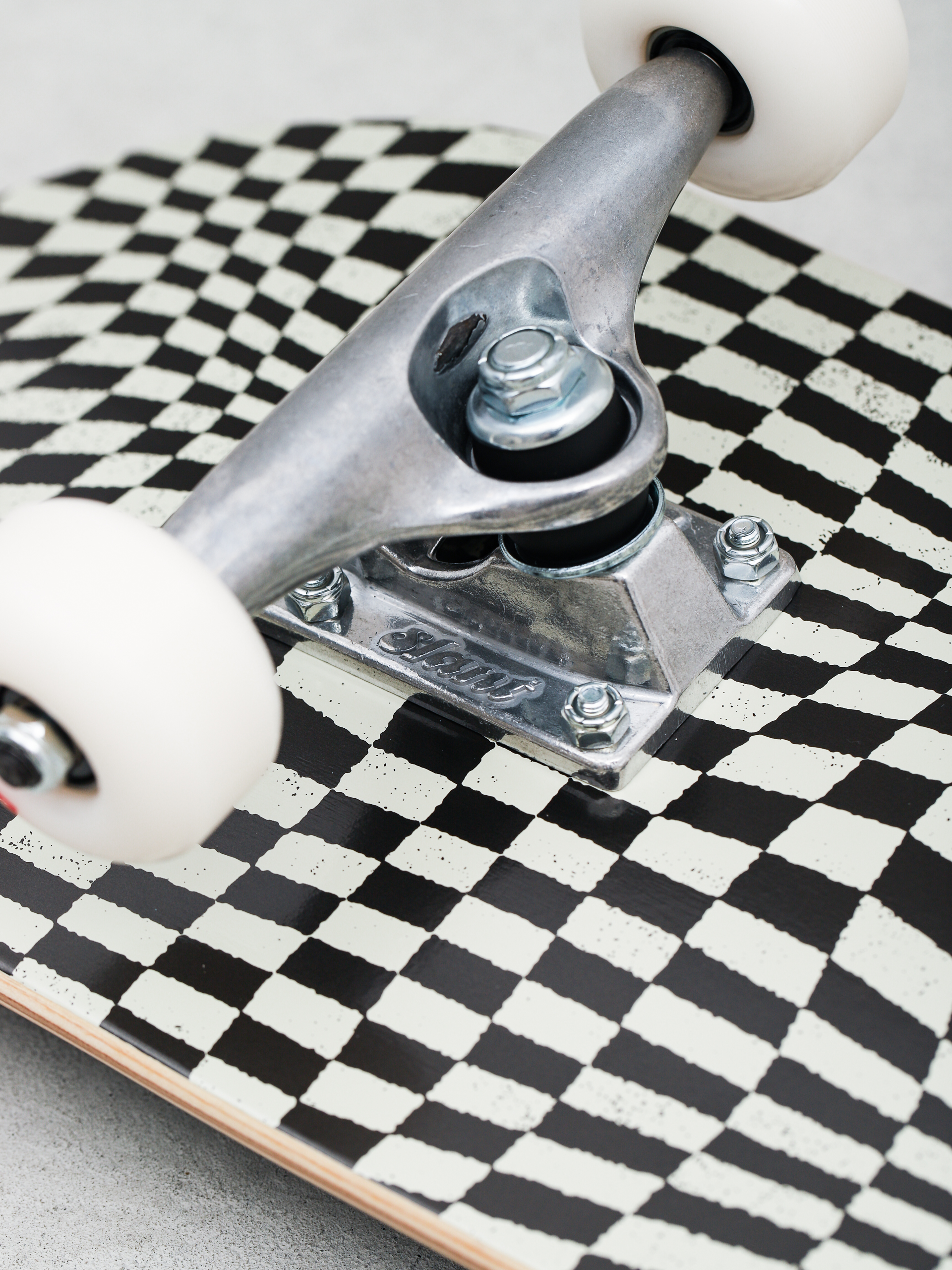 Globe G0 Checked Out Komplett gördeszka (black/off white)