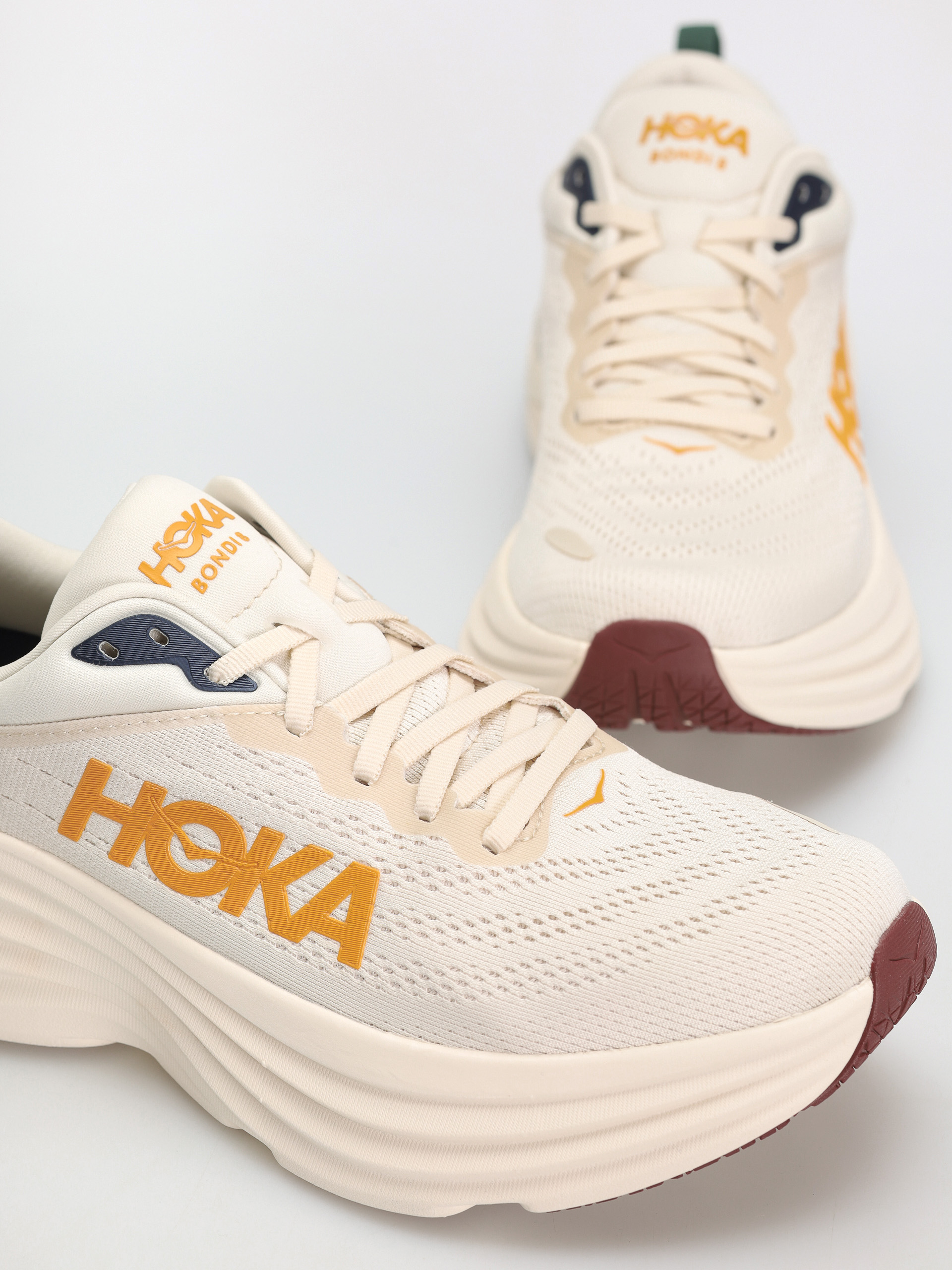 Hoka Bondi 8 Cipők (oat milk/alabaster)