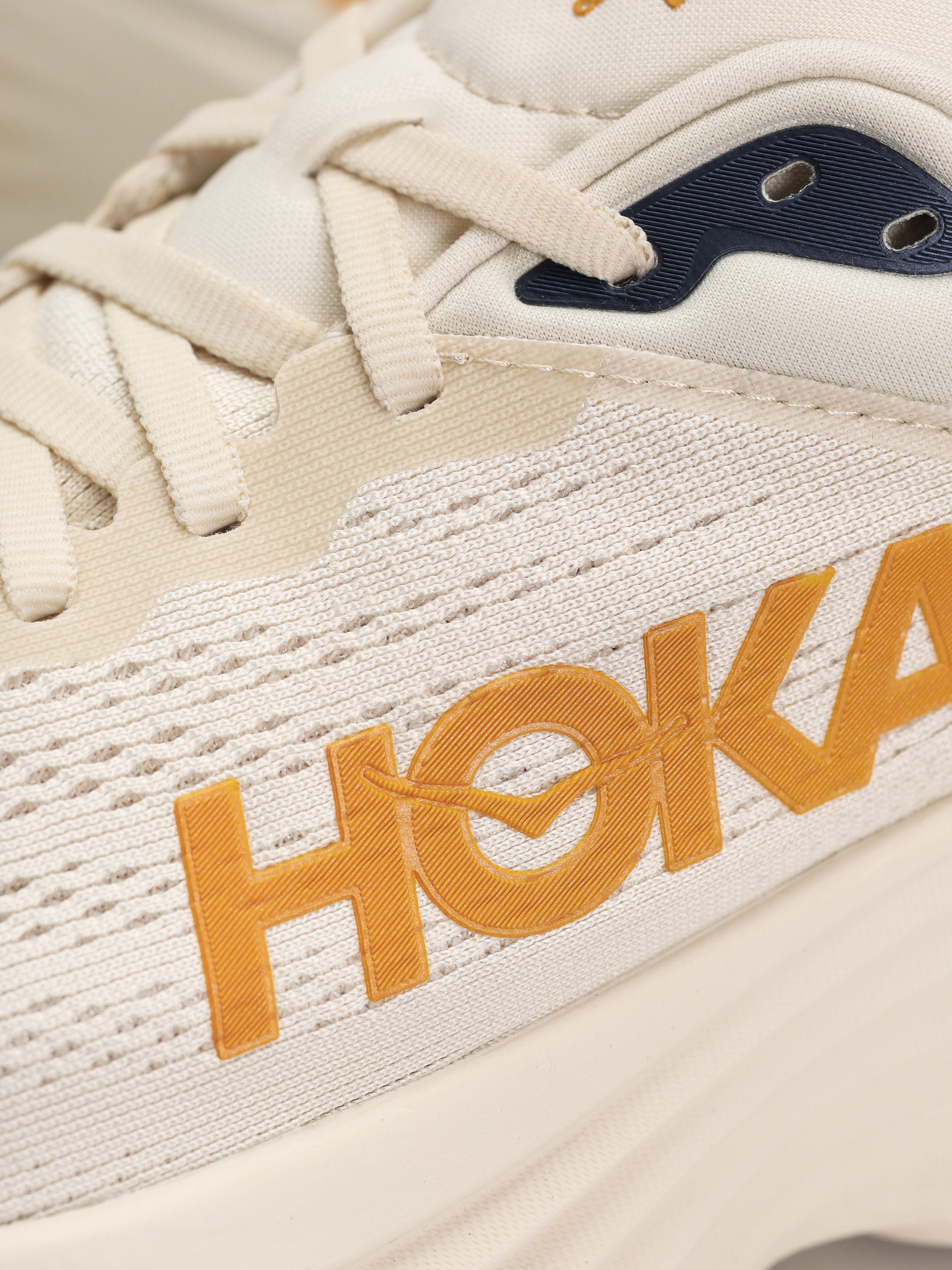 Hoka Bondi 8 Cipők (oat milk/alabaster)
