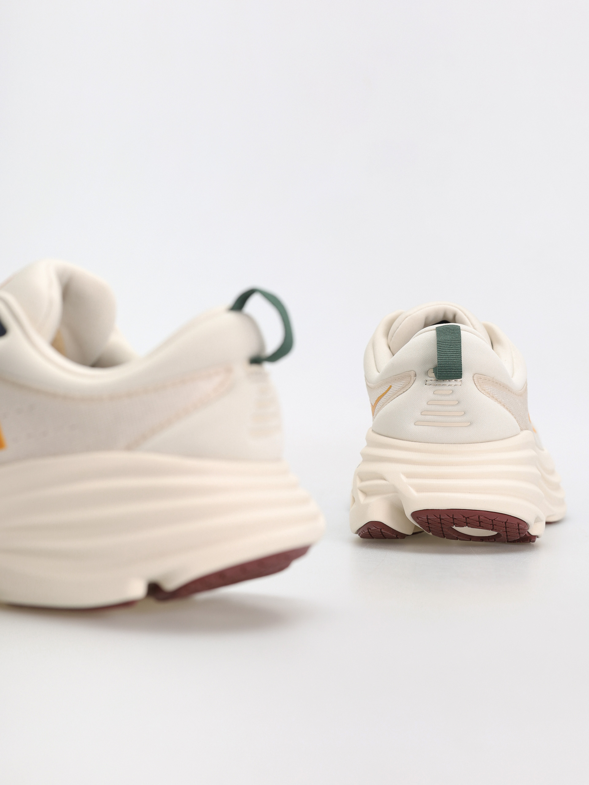 Hoka Bondi 8 Cipők (oat milk/alabaster)