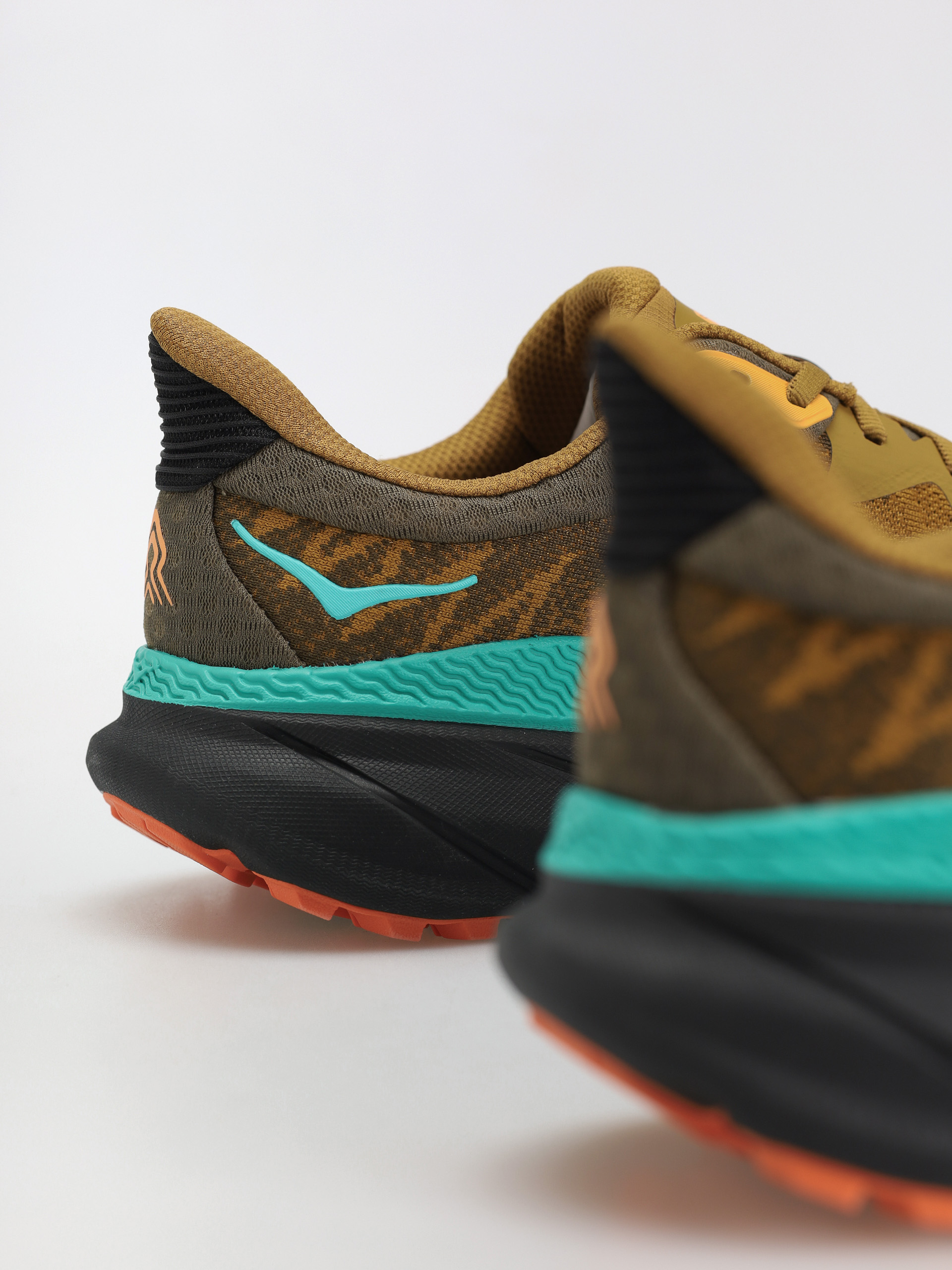 Hoka Challenger ATR 7 Cipők (honey/black)