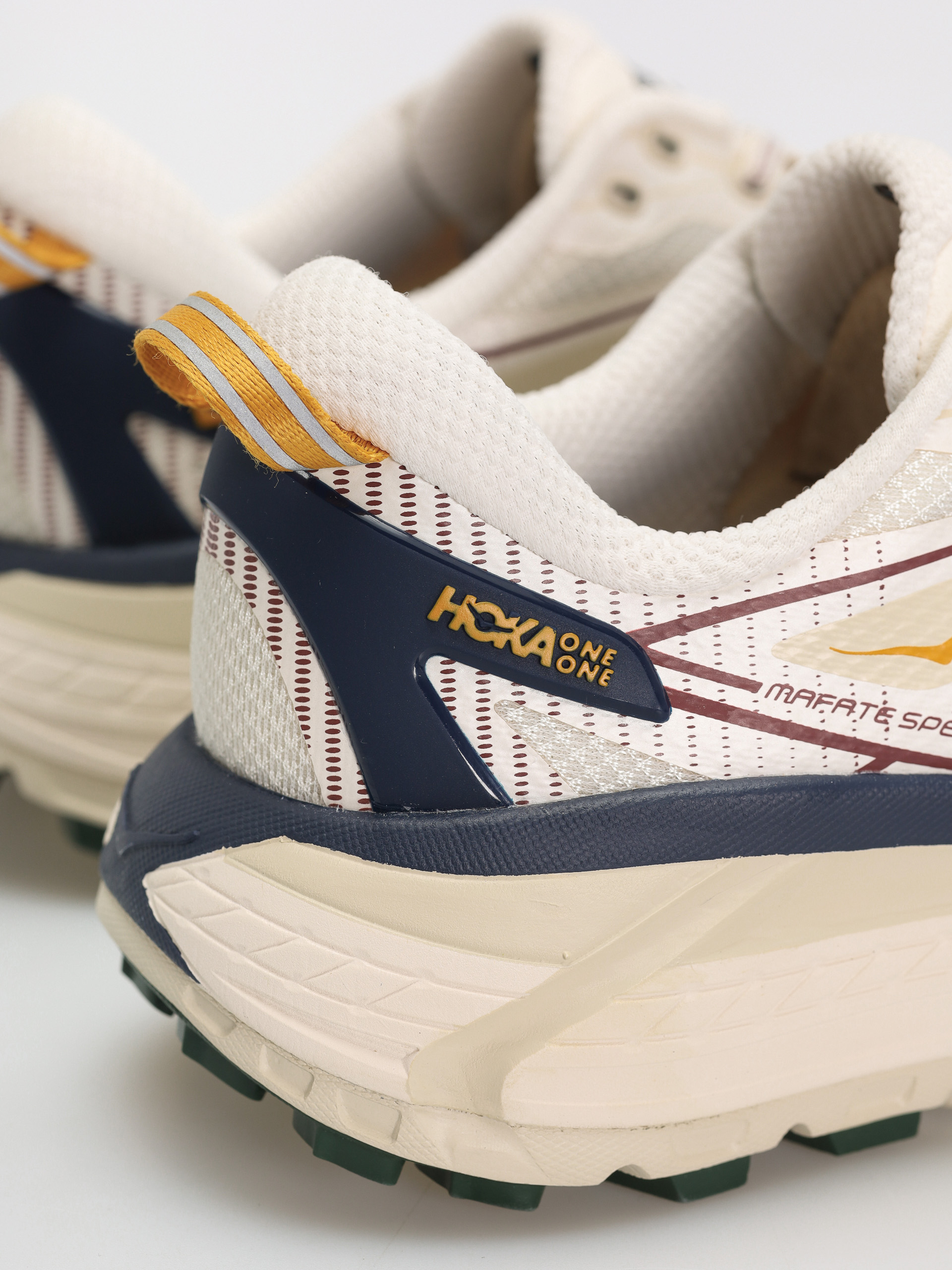 Hoka Mafate Speed 2 Cipők (alabaster/oat milk)